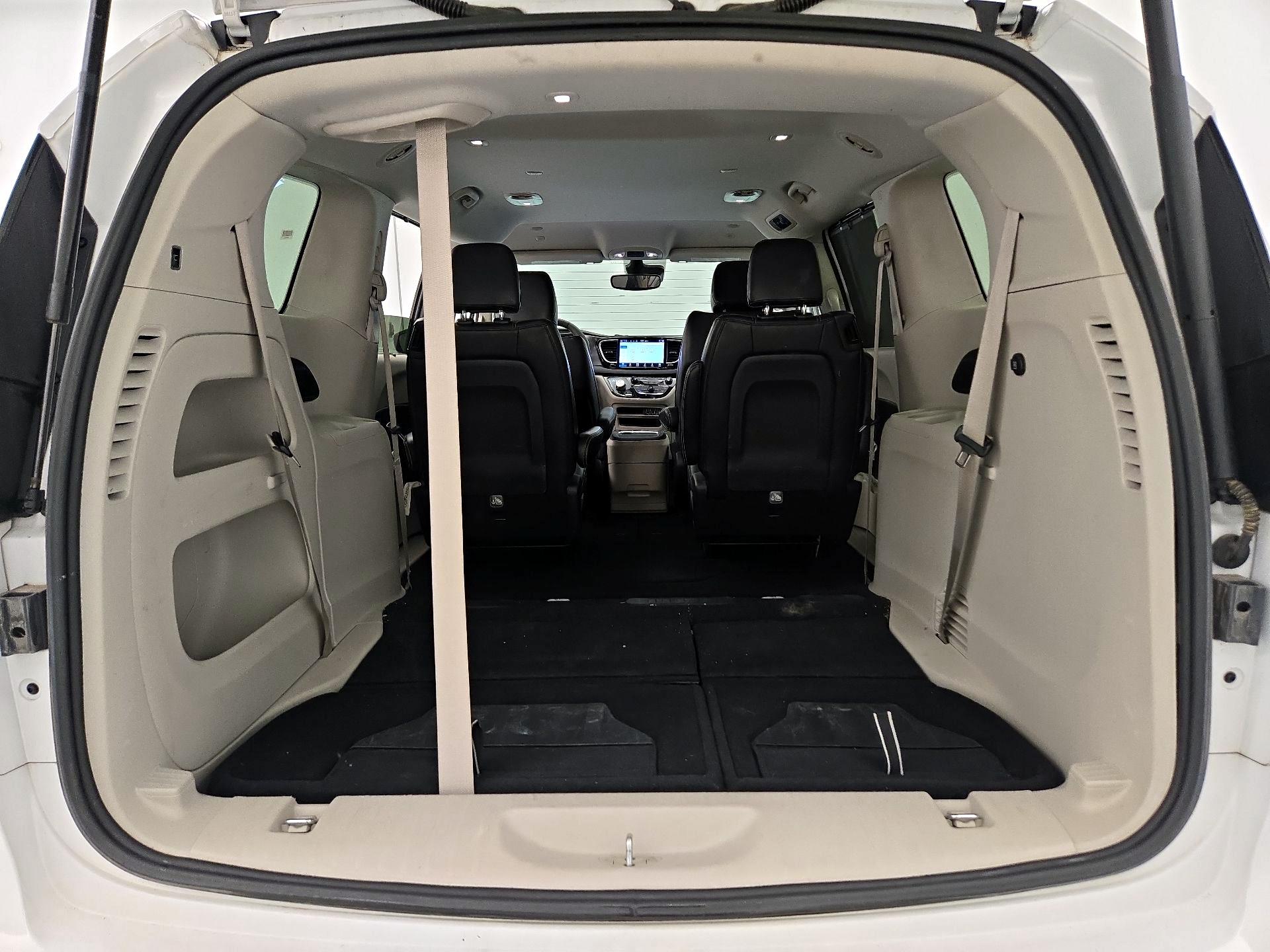 Thumbnail: 2024 Chrysler Pacifica - 20