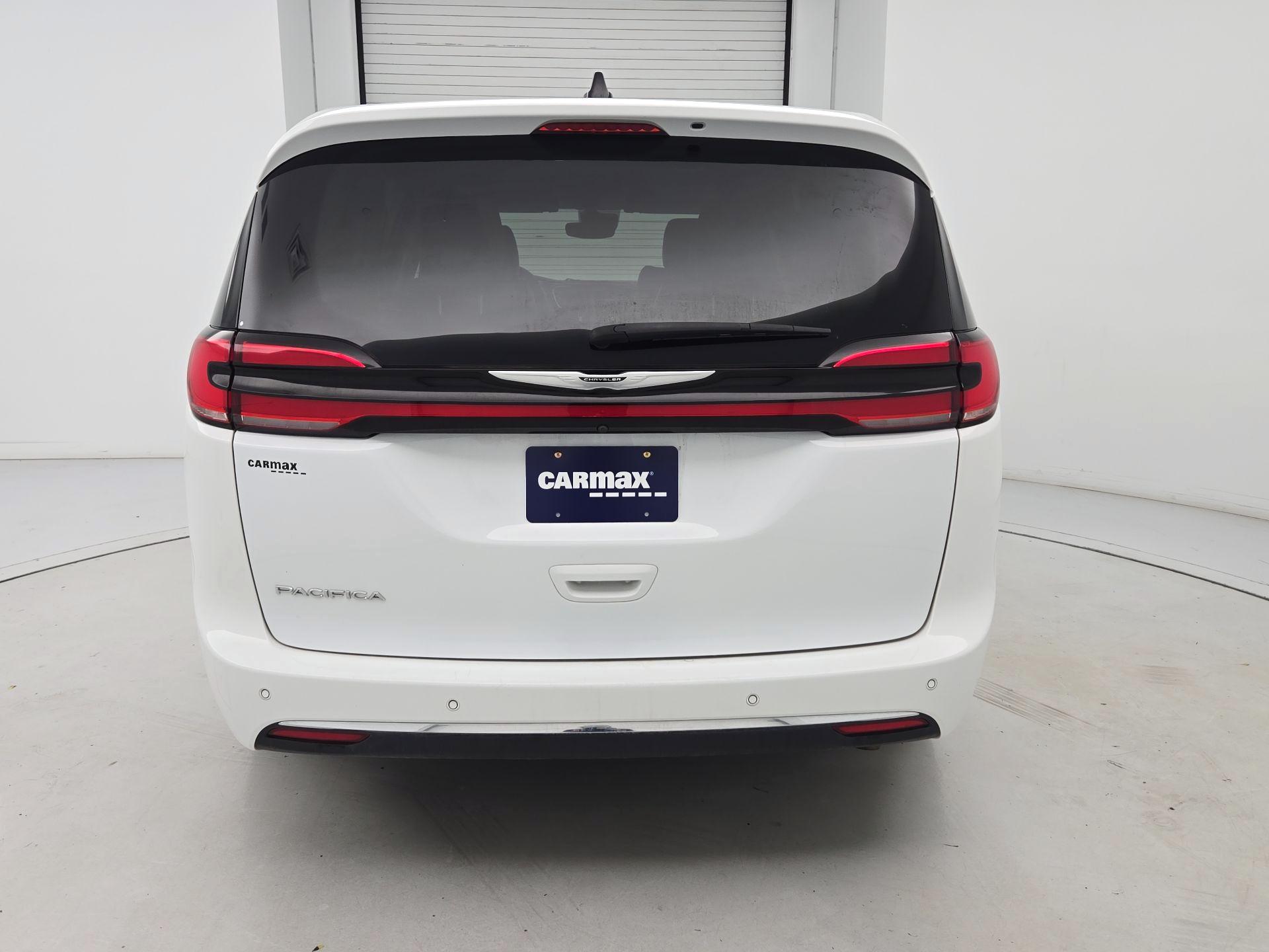 Thumbnail: 2024 Chrysler Pacifica - 6