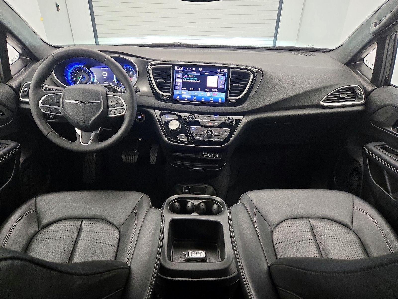 2025 Chrysler Pacifica Select - Photo 10
