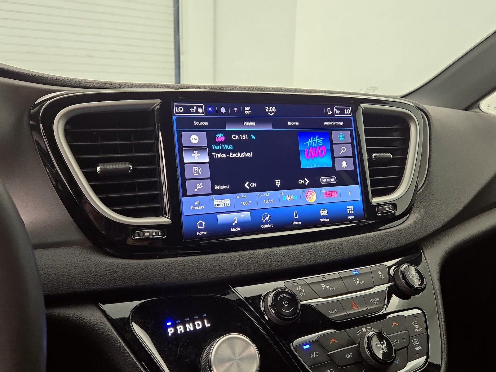 2025 Chrysler Pacifica Select - Photo 16