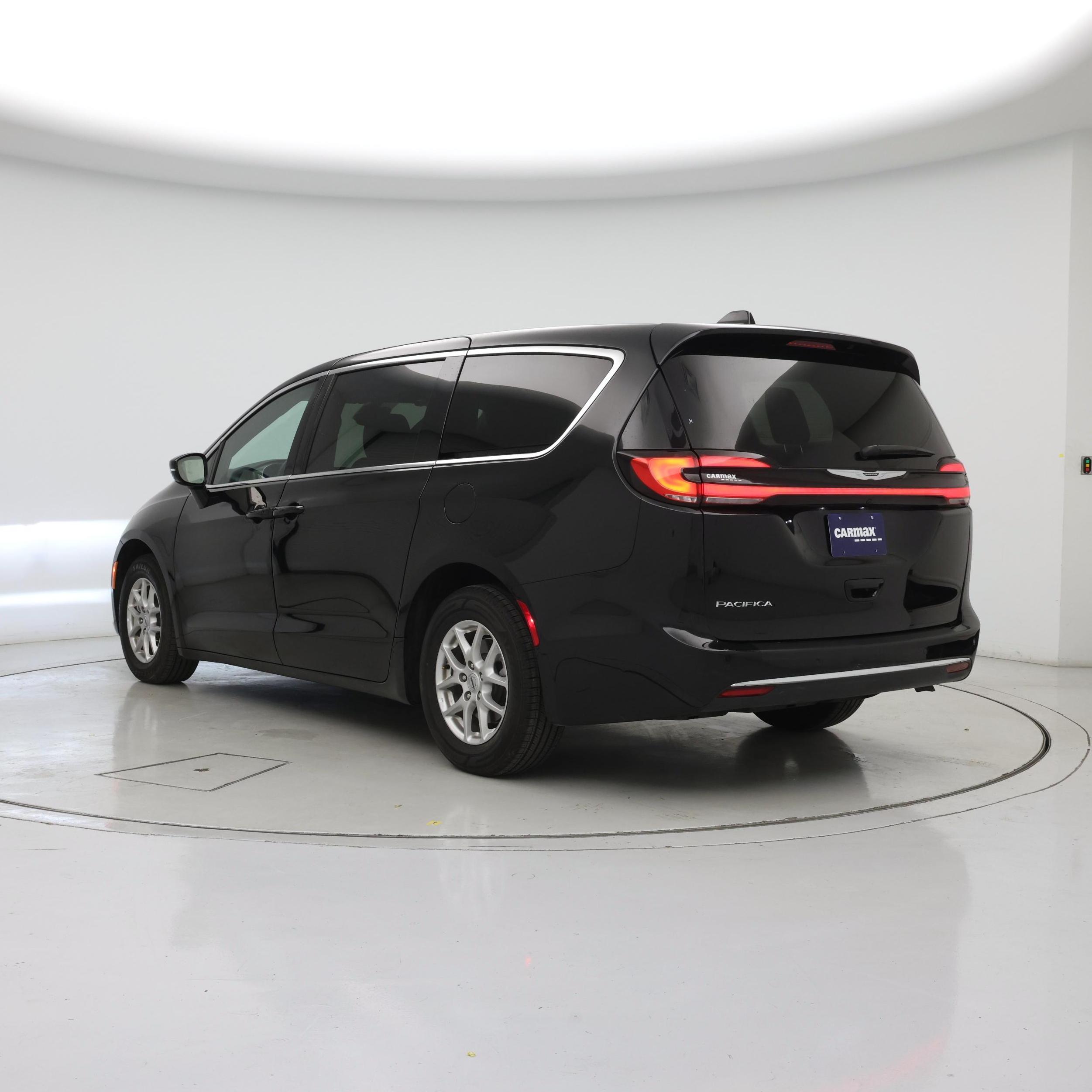 Thumbnail: 2025 Chrysler Pacifica - 2