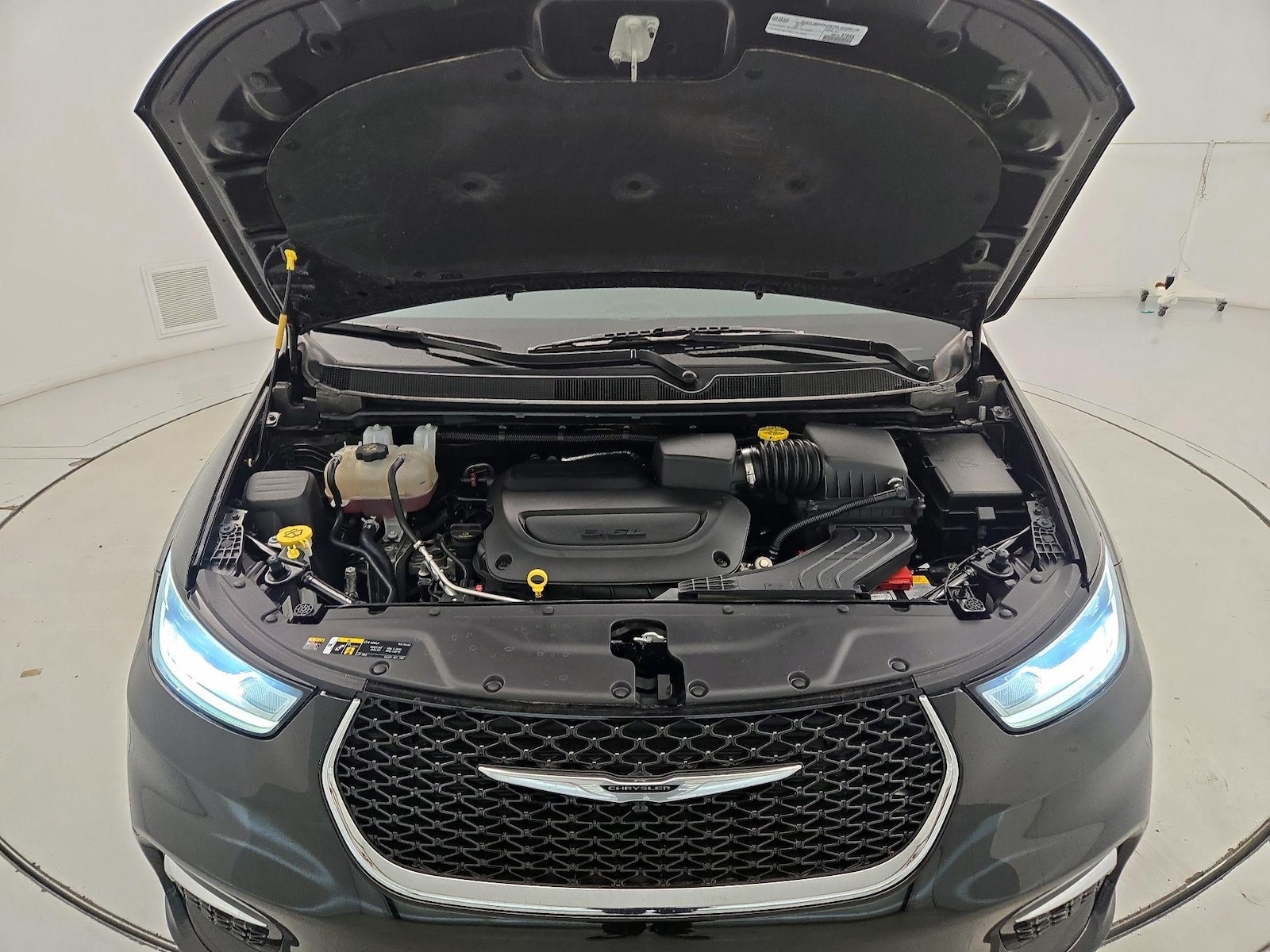 2025 Chrysler Pacifica Select - Photo 24