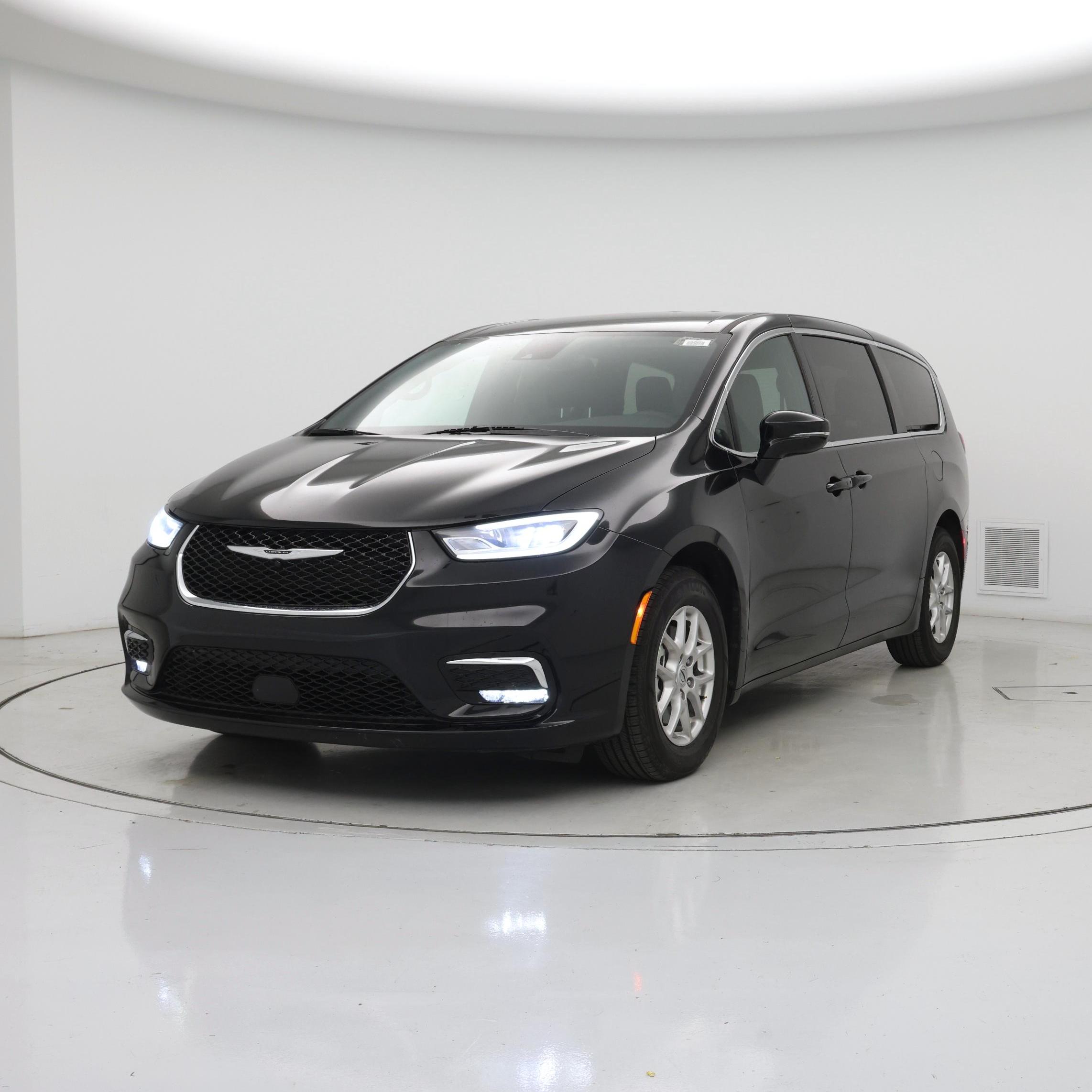 Thumbnail: 2025 Chrysler Pacifica - 4