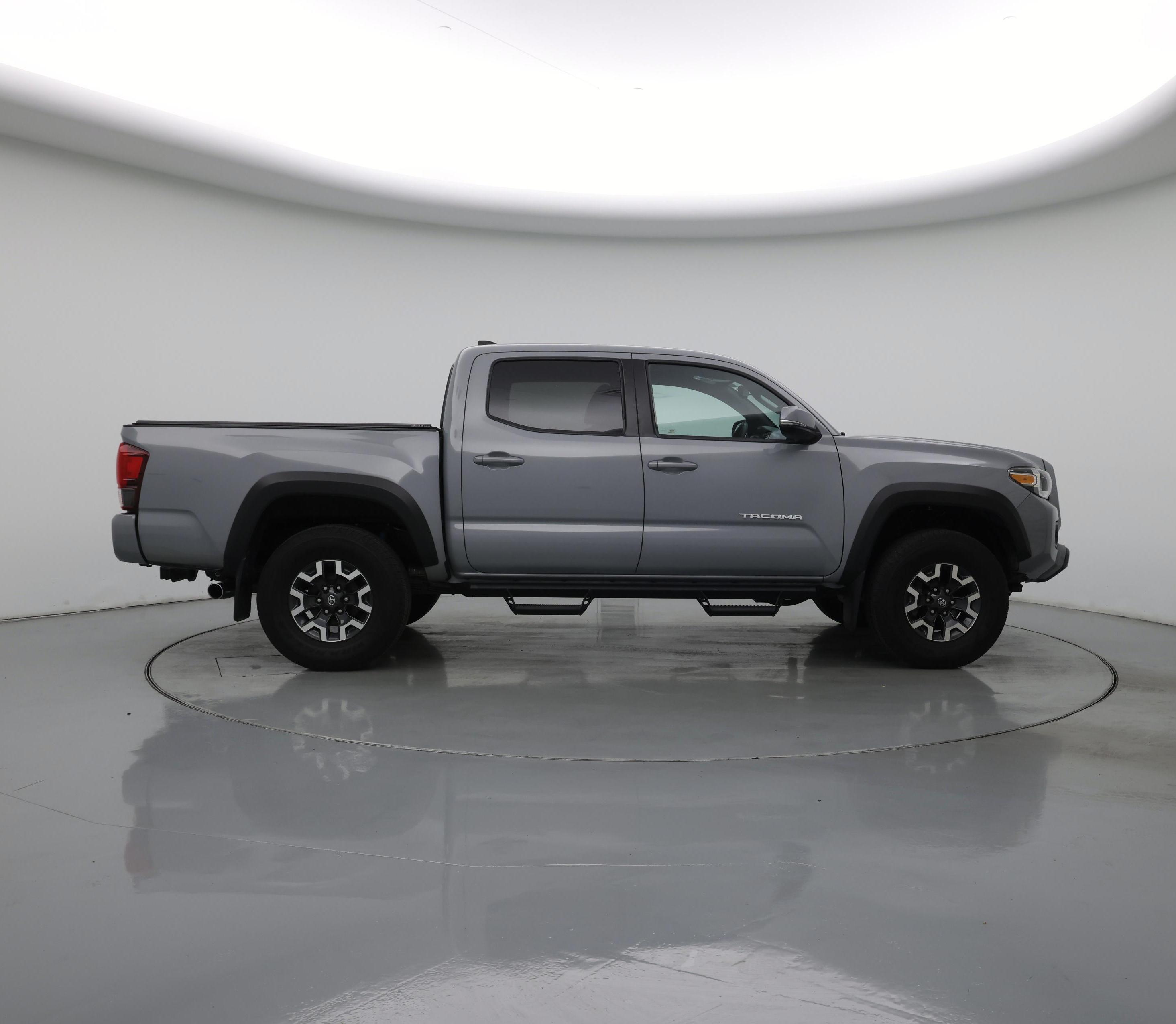 Thumbnail: 2018 Toyota Tacoma - 7