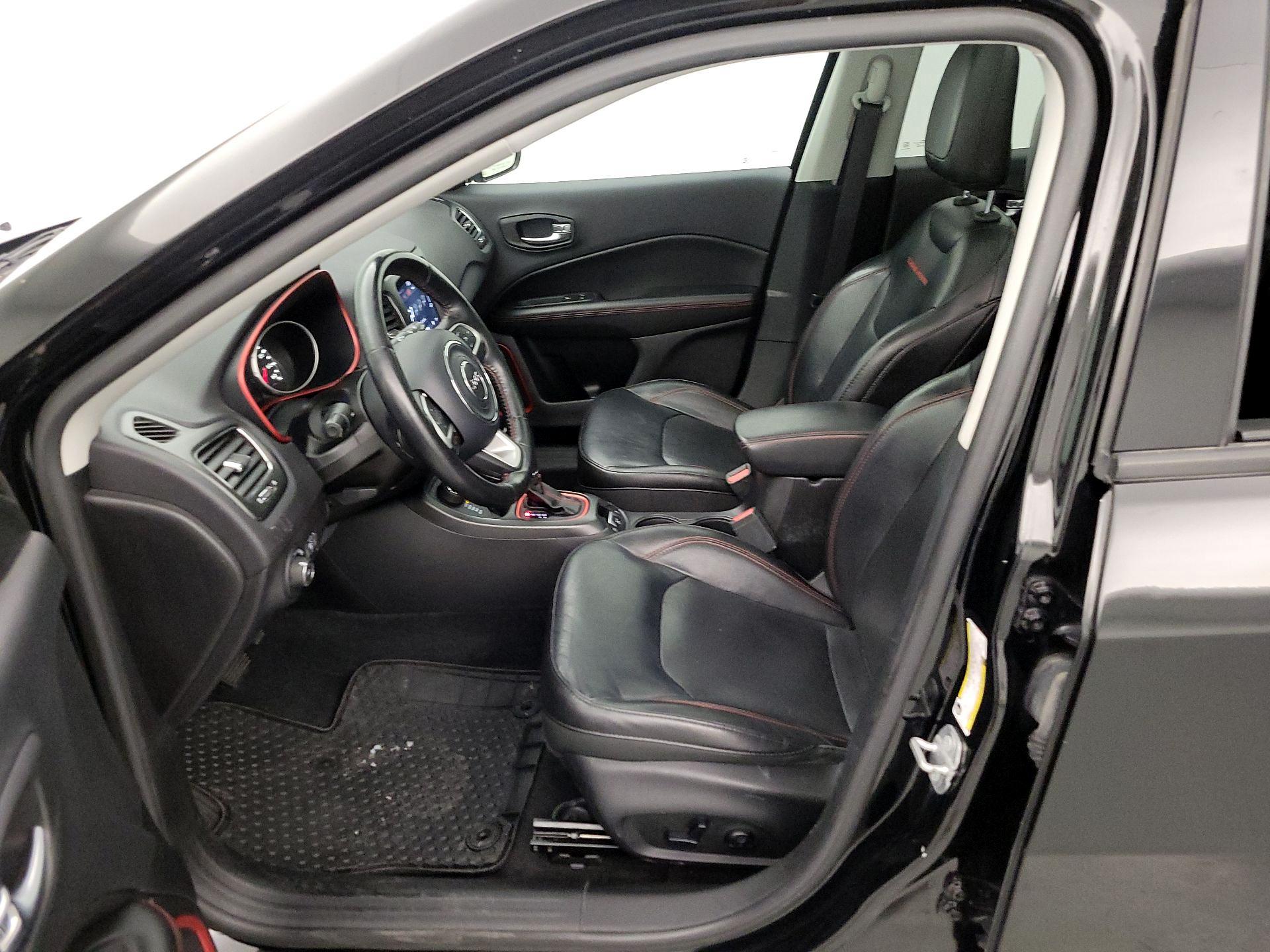 Thumbnail: 2018 Jeep Compass - 11