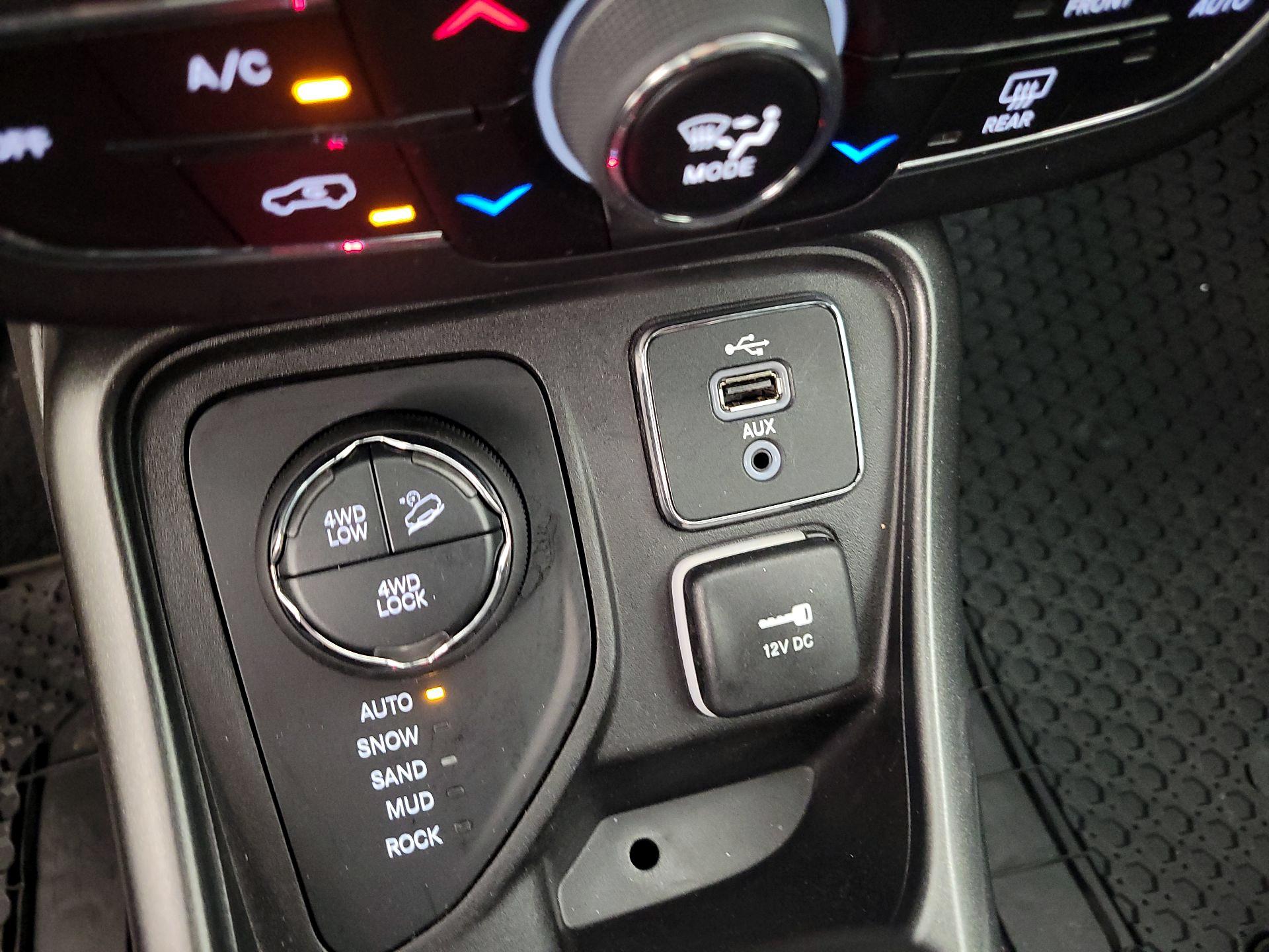 Thumbnail: 2018 Jeep Compass - 18
