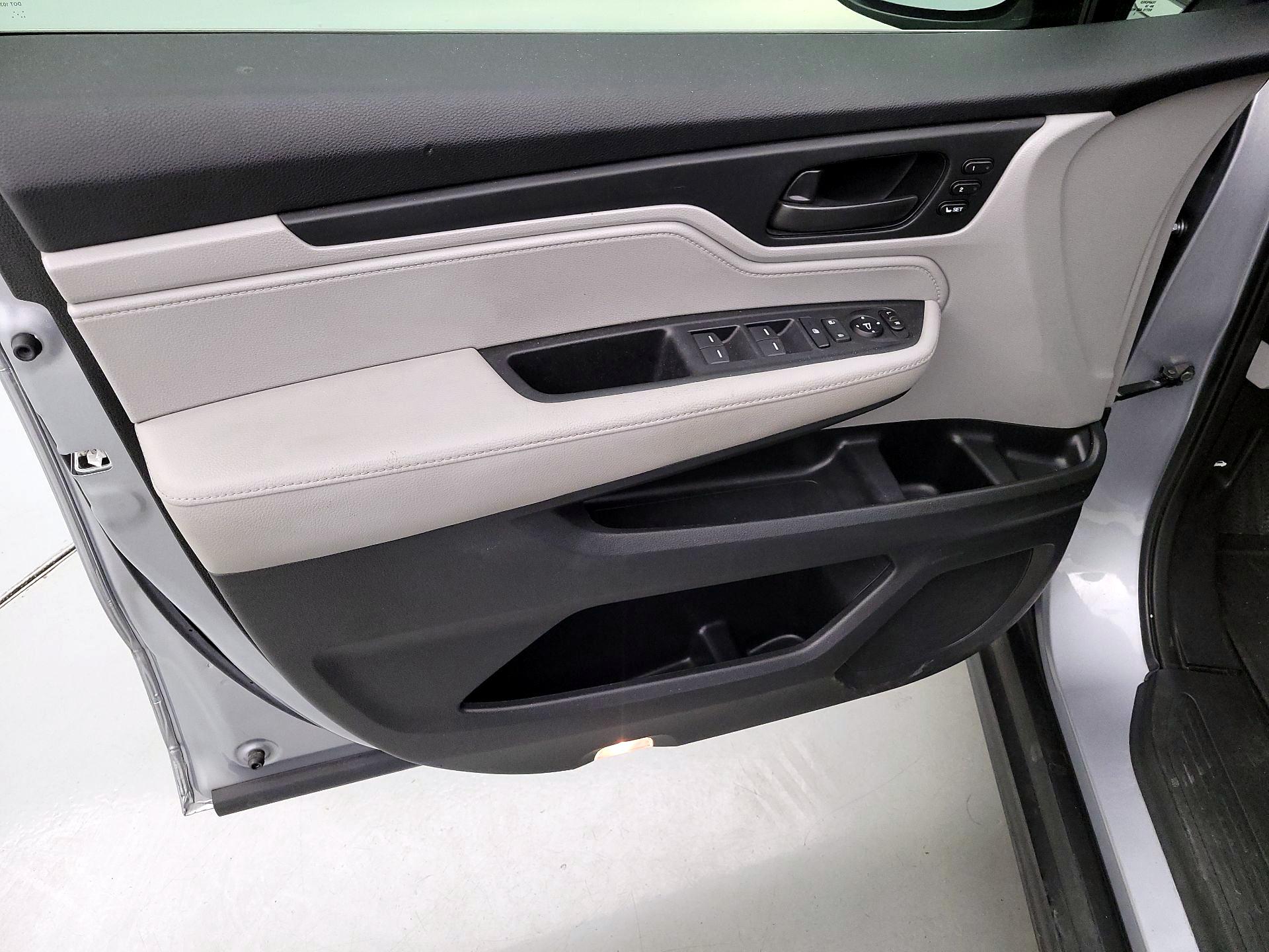 Thumbnail: 2020 Honda Odyssey - 12
