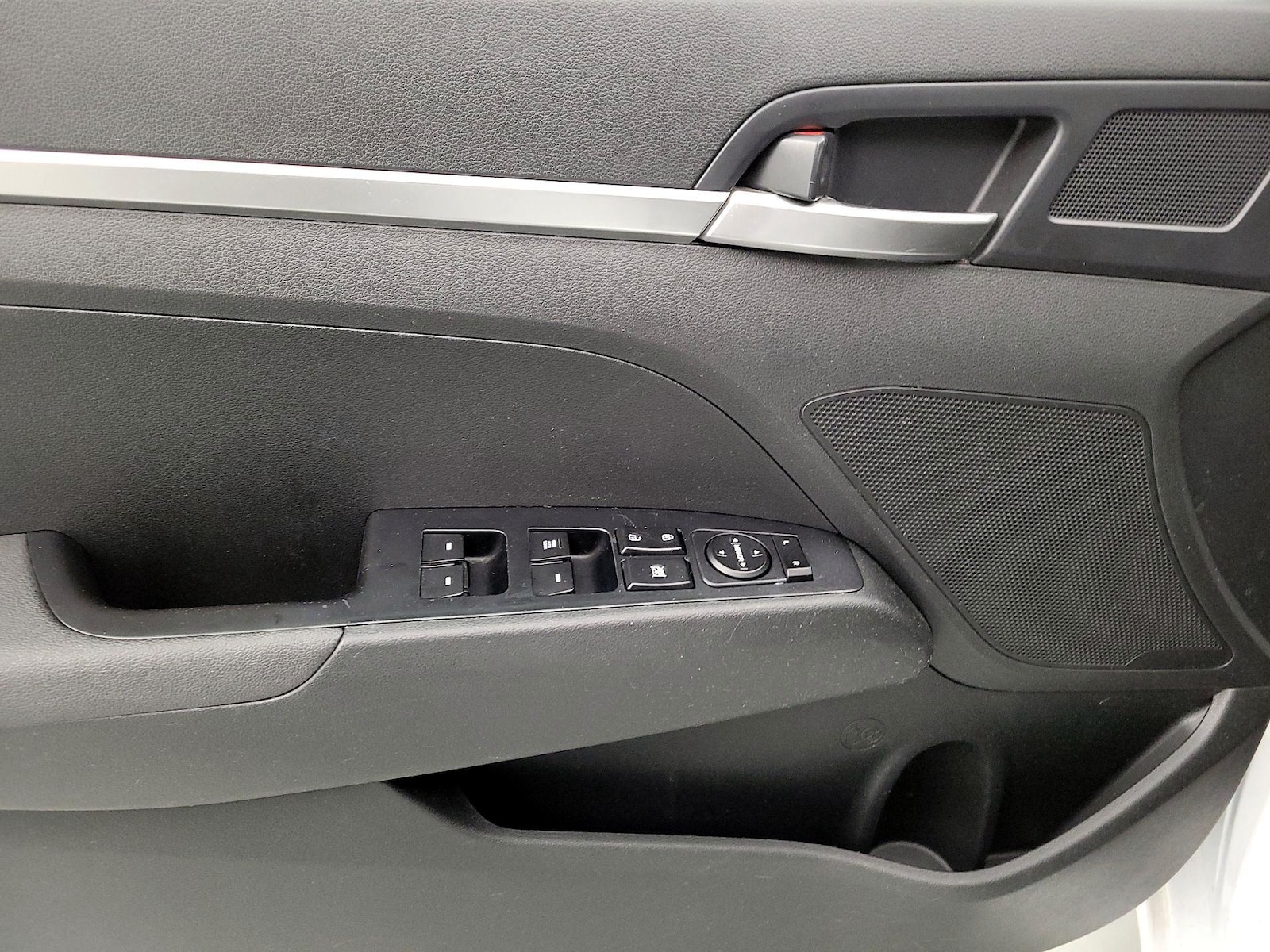 2020 Hyundai Elantra SE - Photo 13