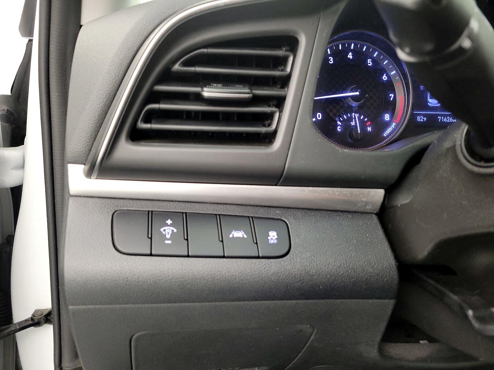 2020 Hyundai Elantra SE - Photo 14