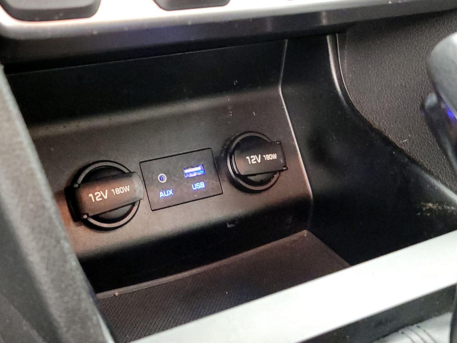 Thumbnail: 2020 Hyundai Elantra - 18