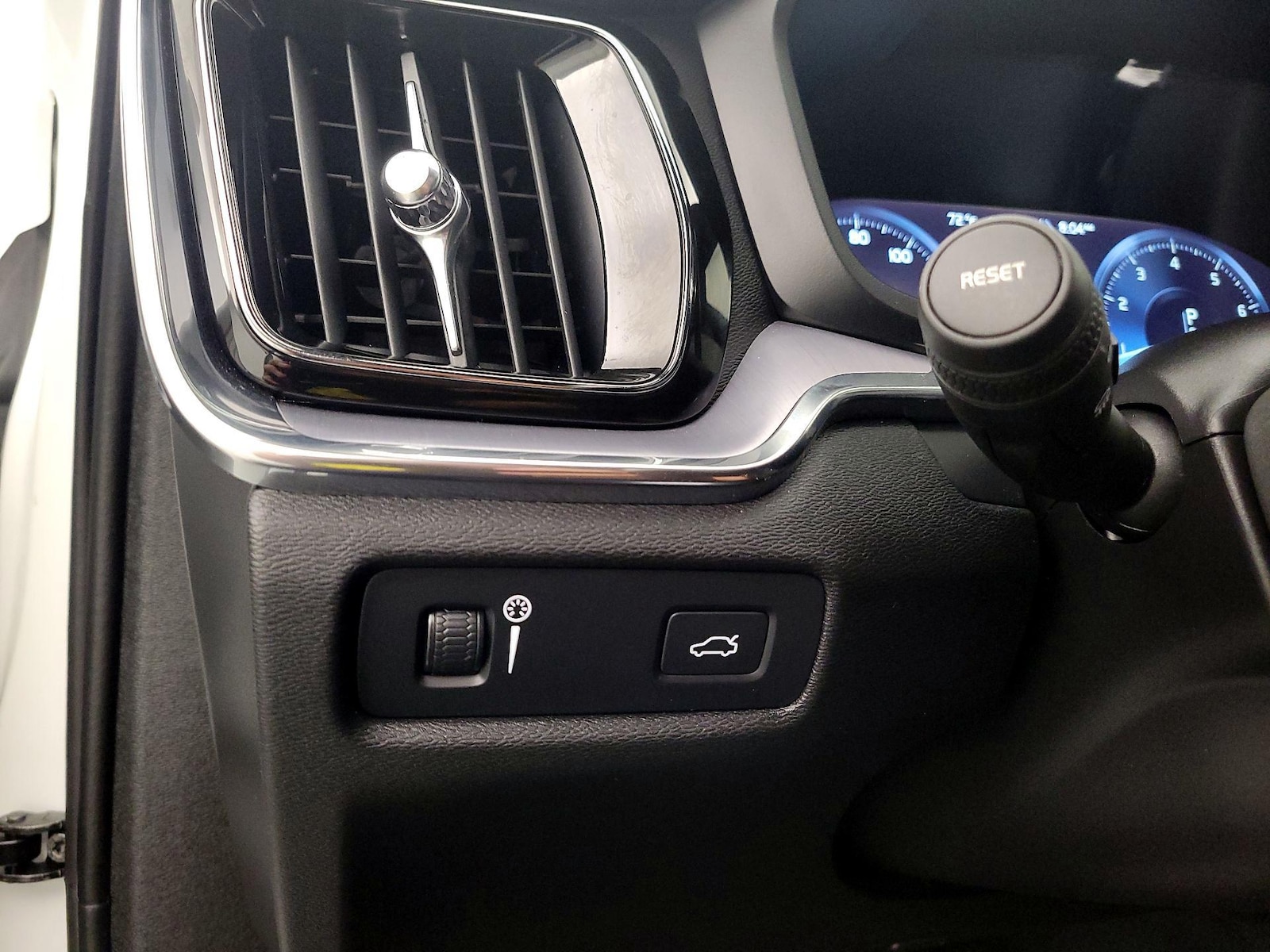 2019 Volvo S60 Momentum - Photo 14