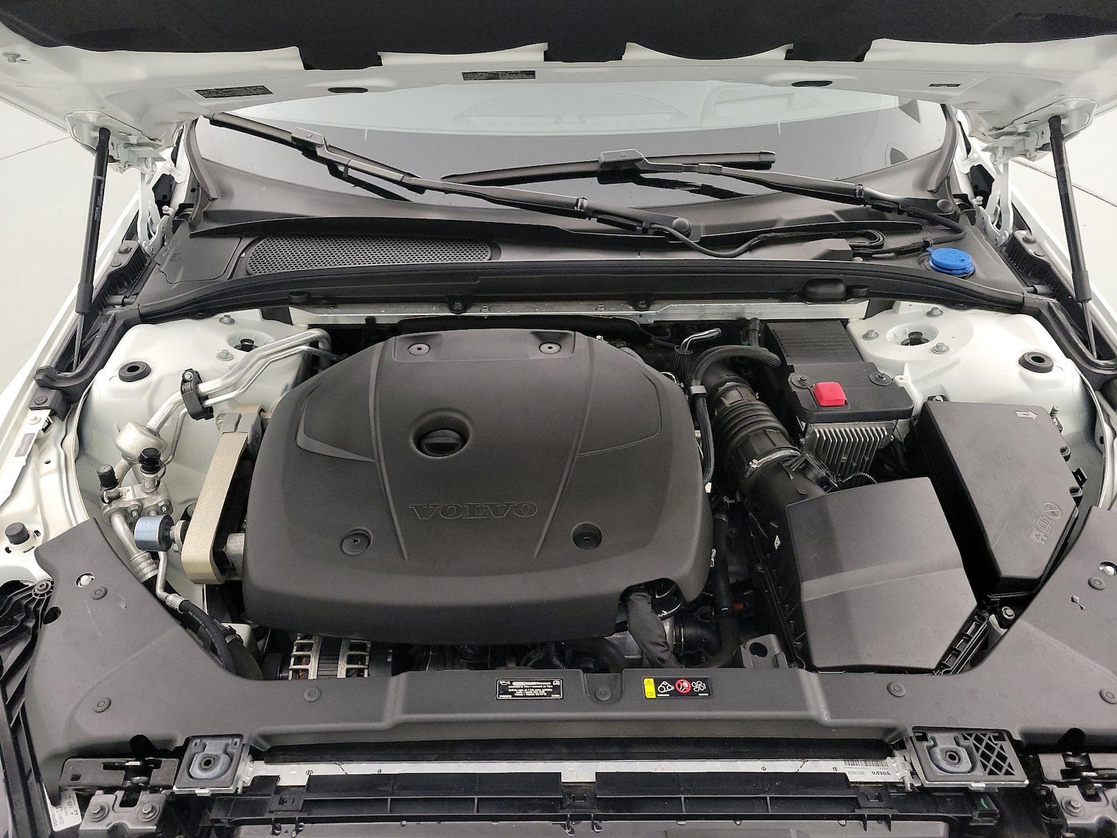 2019 Volvo S60 Momentum - Photo 23