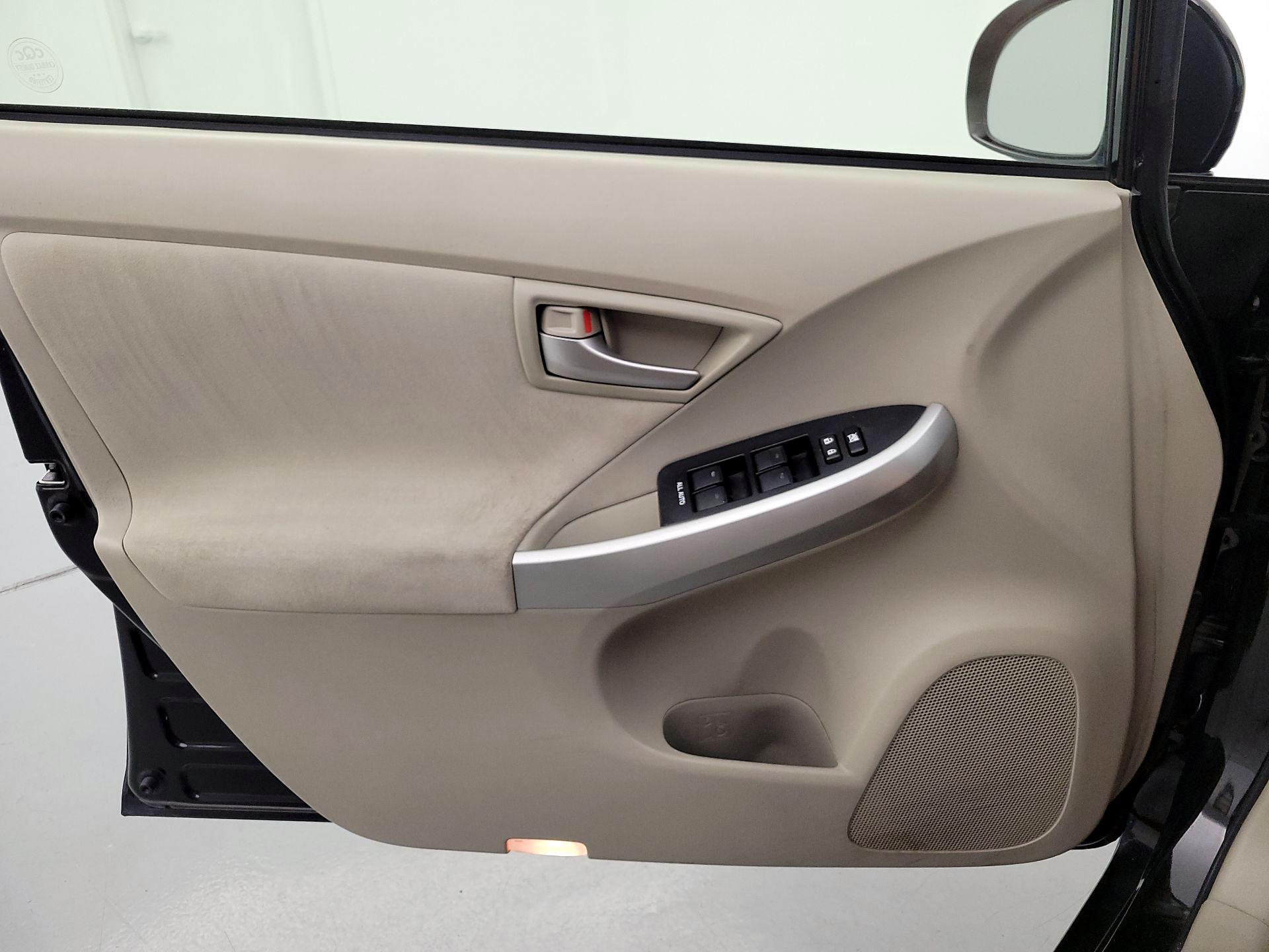 Thumbnail: 2014 Toyota Prius - 12