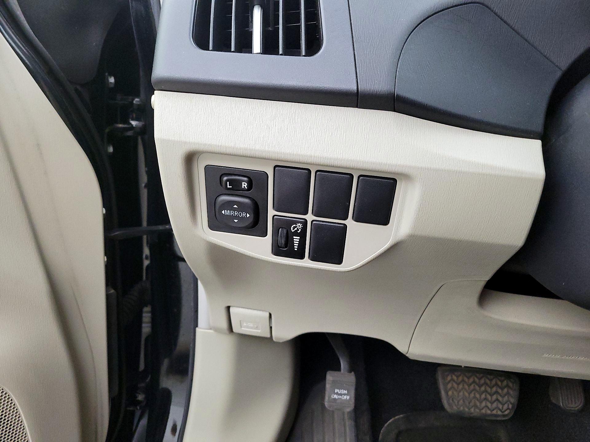 Thumbnail: 2014 Toyota Prius - 13