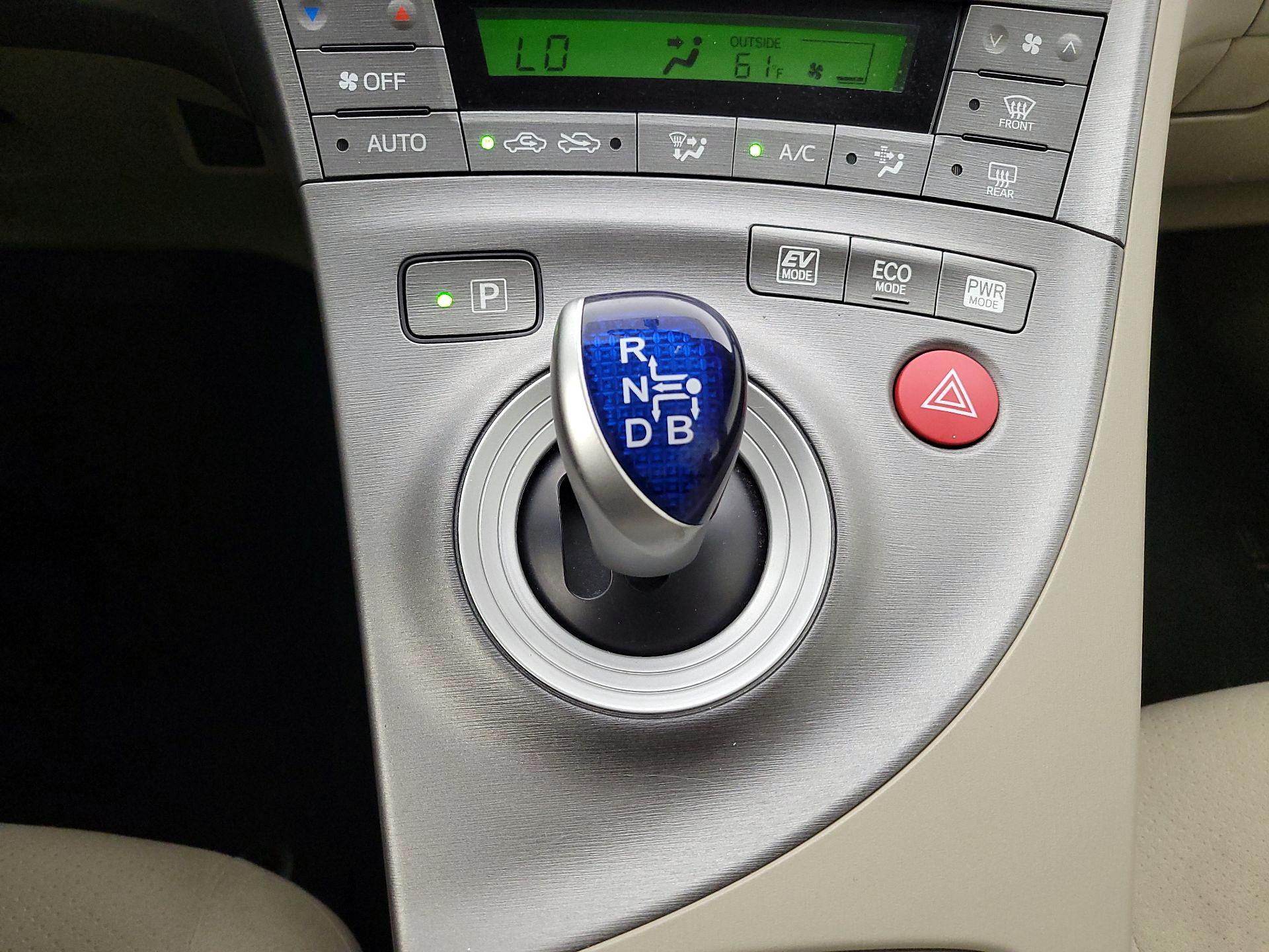 Thumbnail: 2014 Toyota Prius - 16