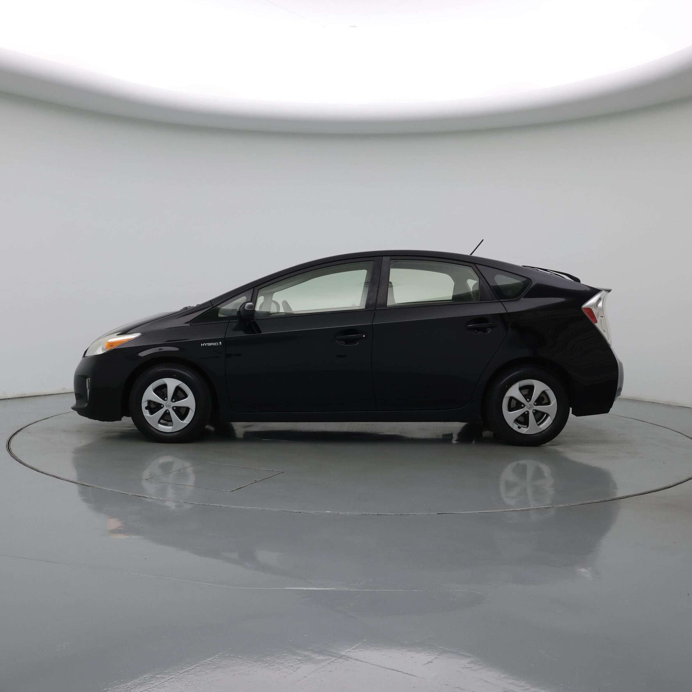 Thumbnail: 2014 Toyota Prius - 3