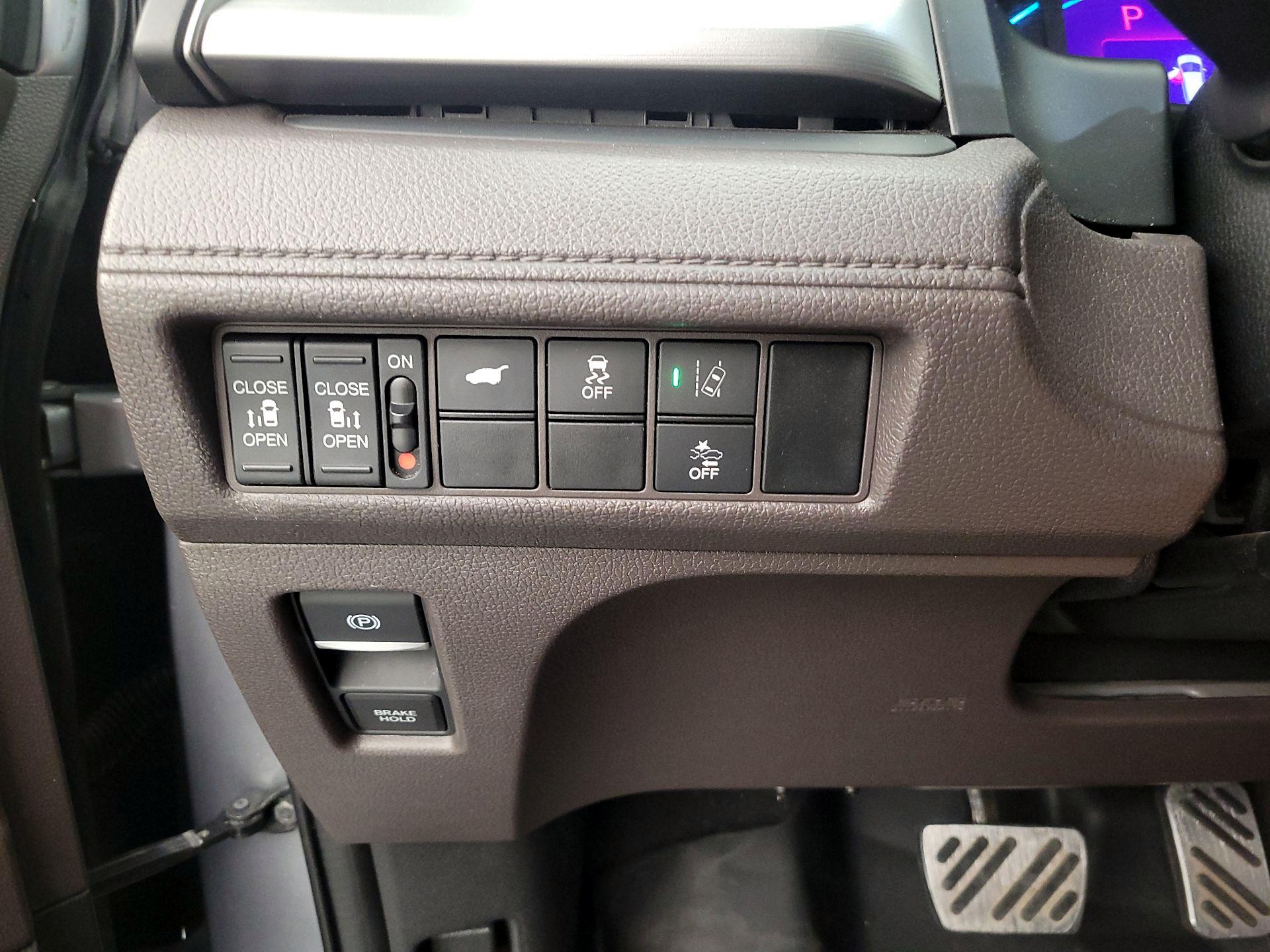 Thumbnail: 2018 Honda Odyssey - 13