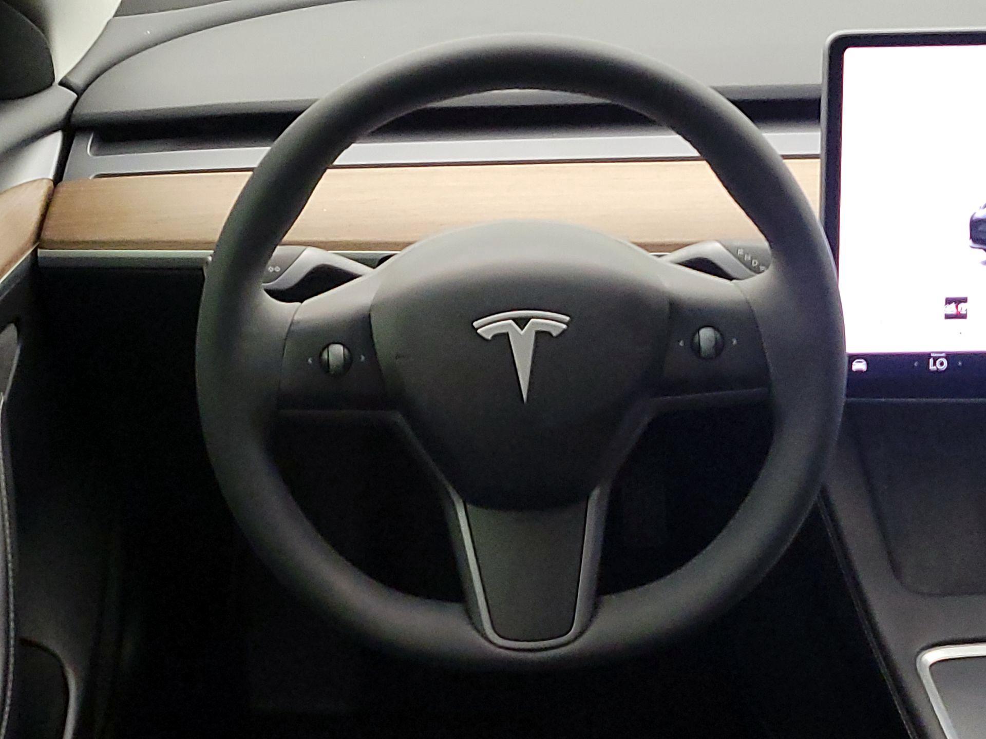 Thumbnail: 2023 Tesla Model 3 - 10