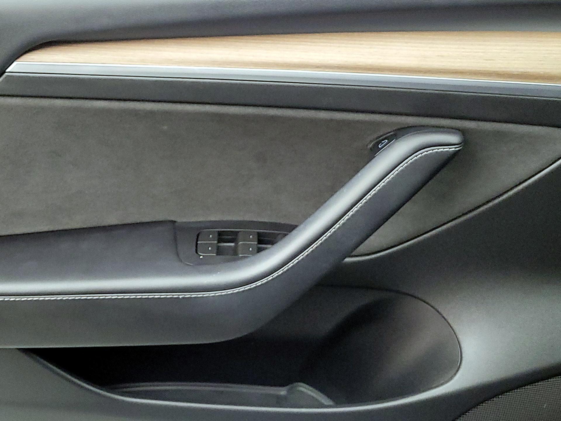 Thumbnail: 2023 Tesla Model 3 - 12