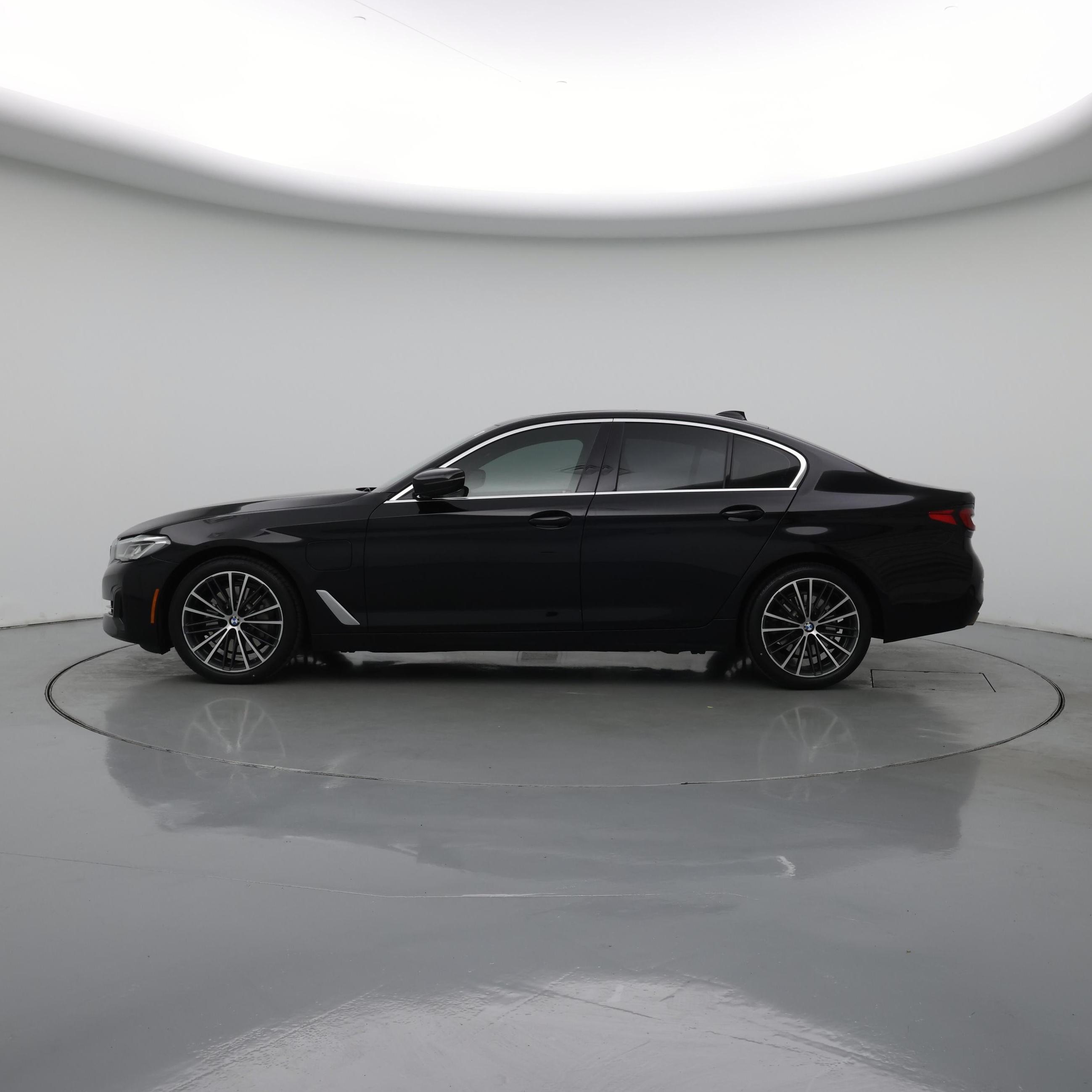Thumbnail: 2021 BMW 5 Series - 3