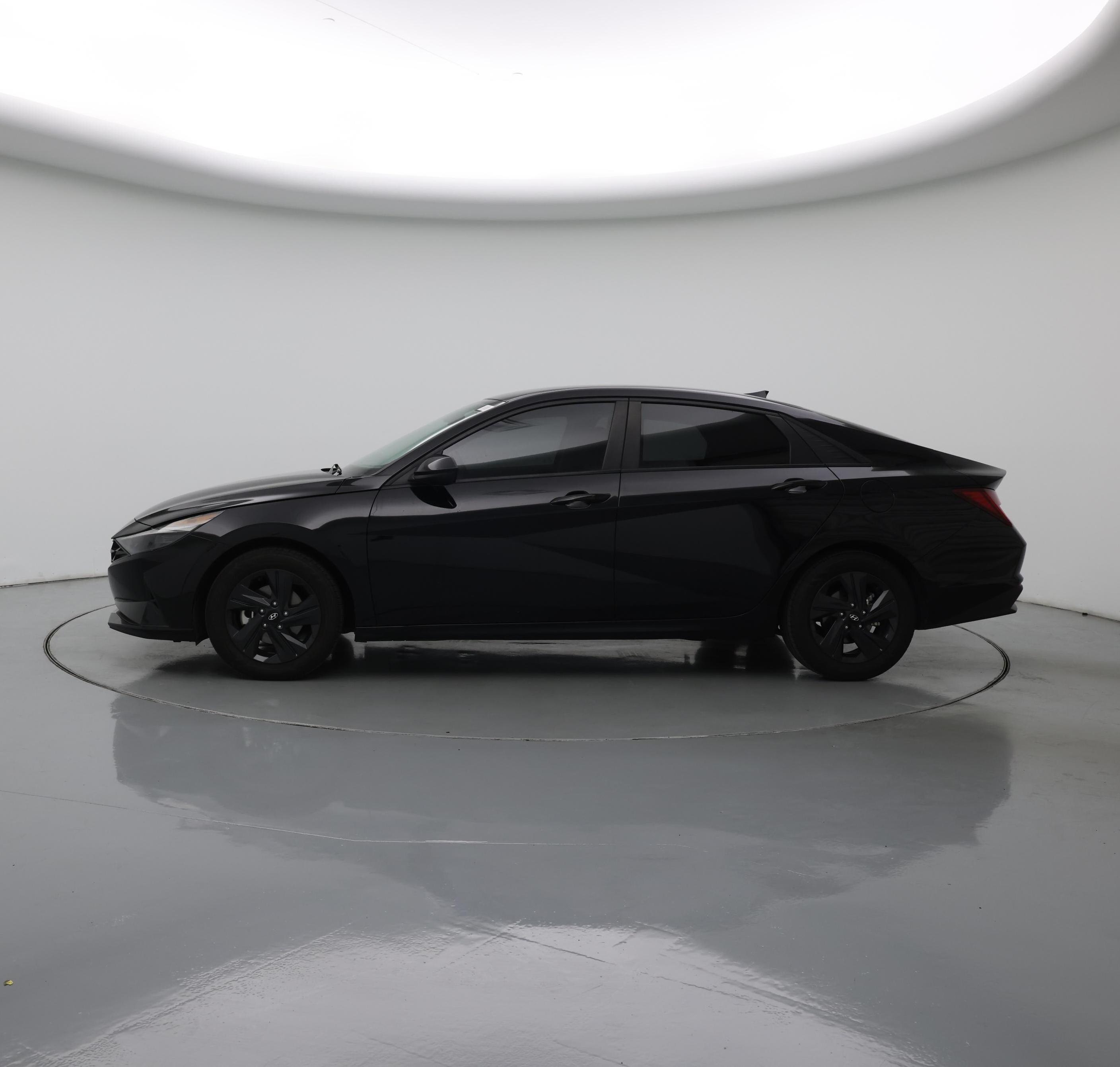 Thumbnail: 2023 Hyundai Elantra - 3