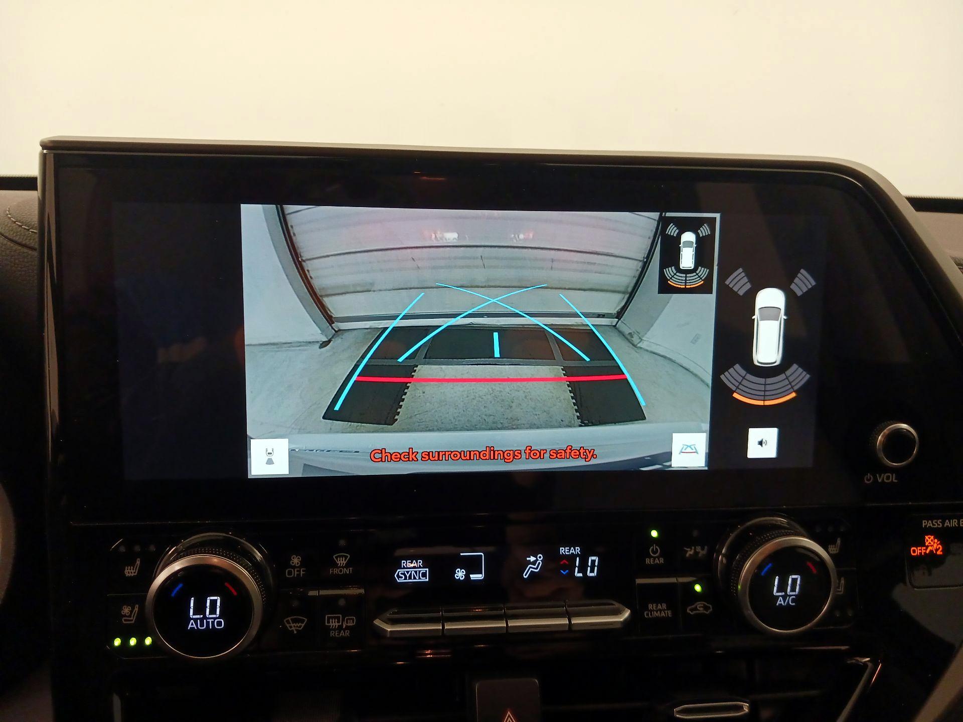 Thumbnail: 2023 Toyota Highlander - 14