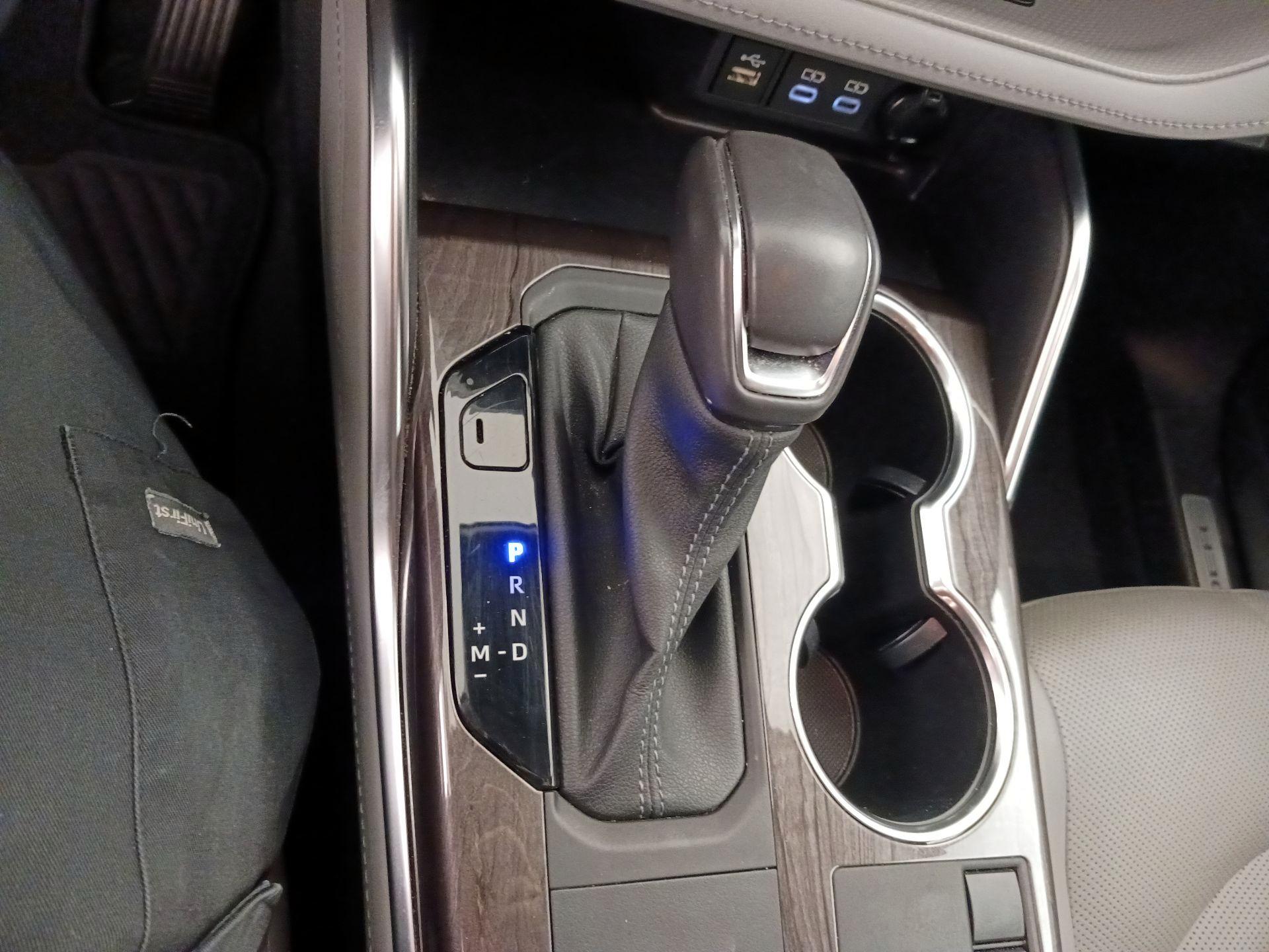 Thumbnail: 2023 Toyota Highlander - 17