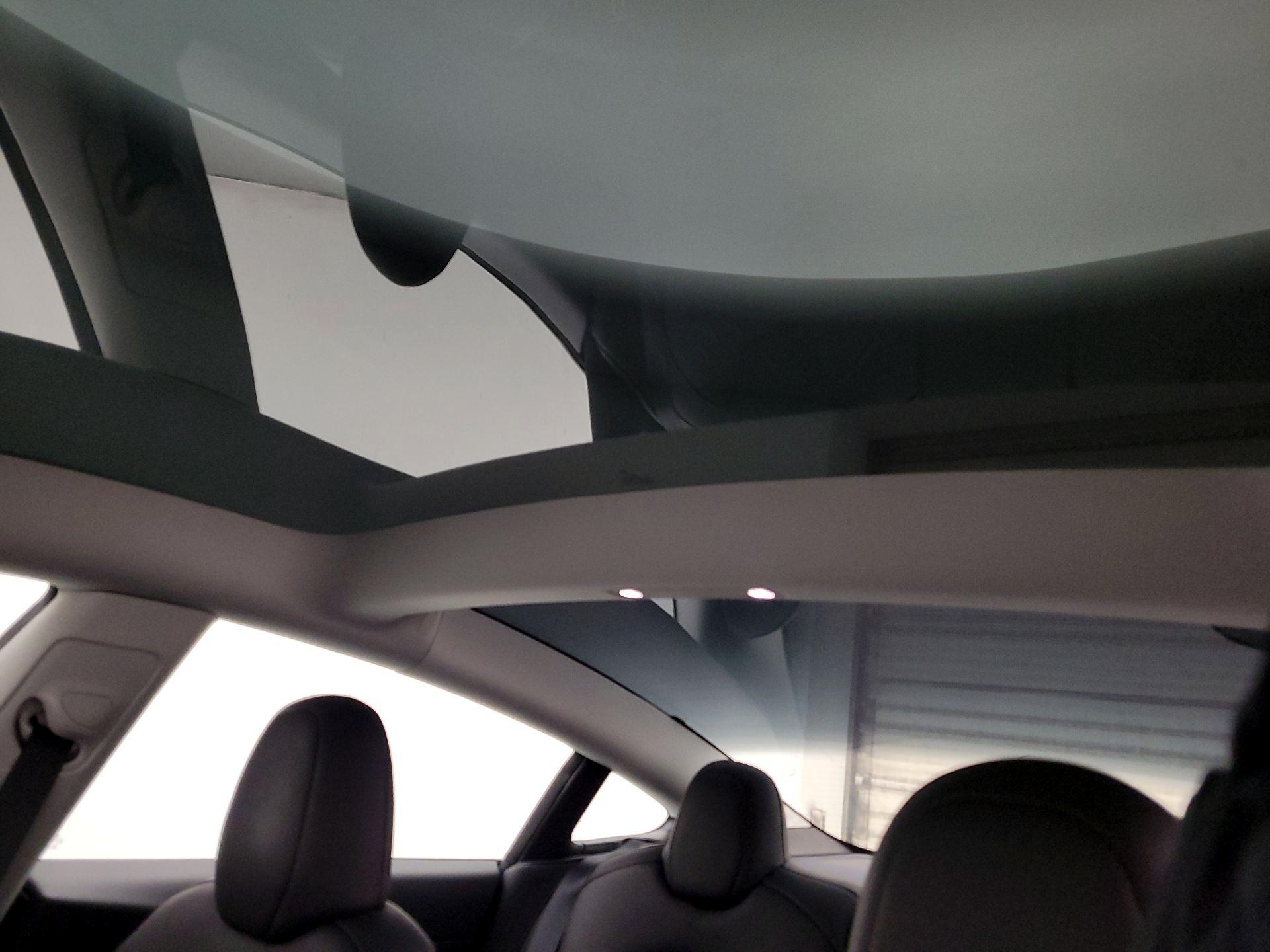 Thumbnail: 2023 Tesla Model 3 - 19