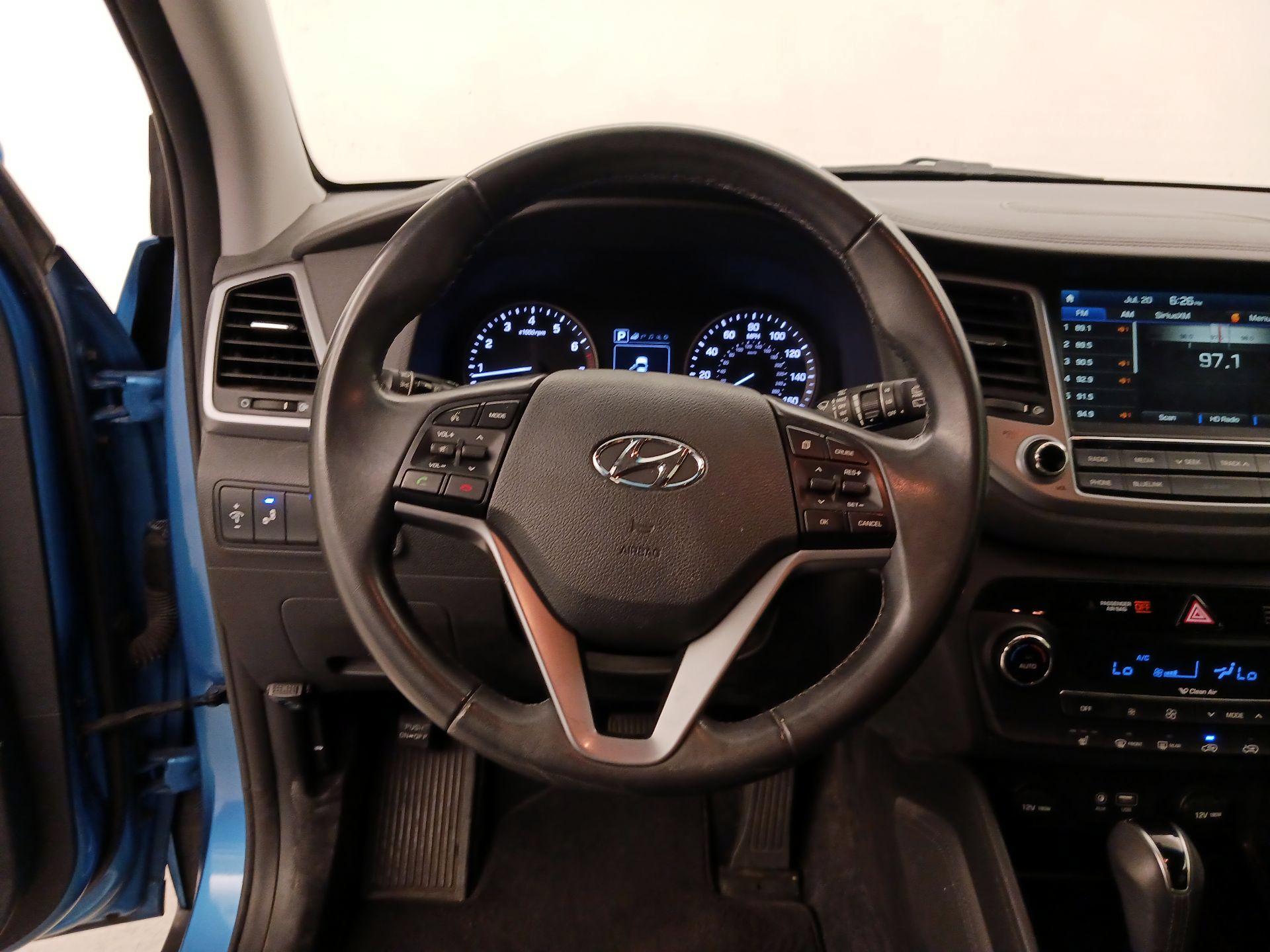 Thumbnail: 2016 Hyundai Tucson - 10