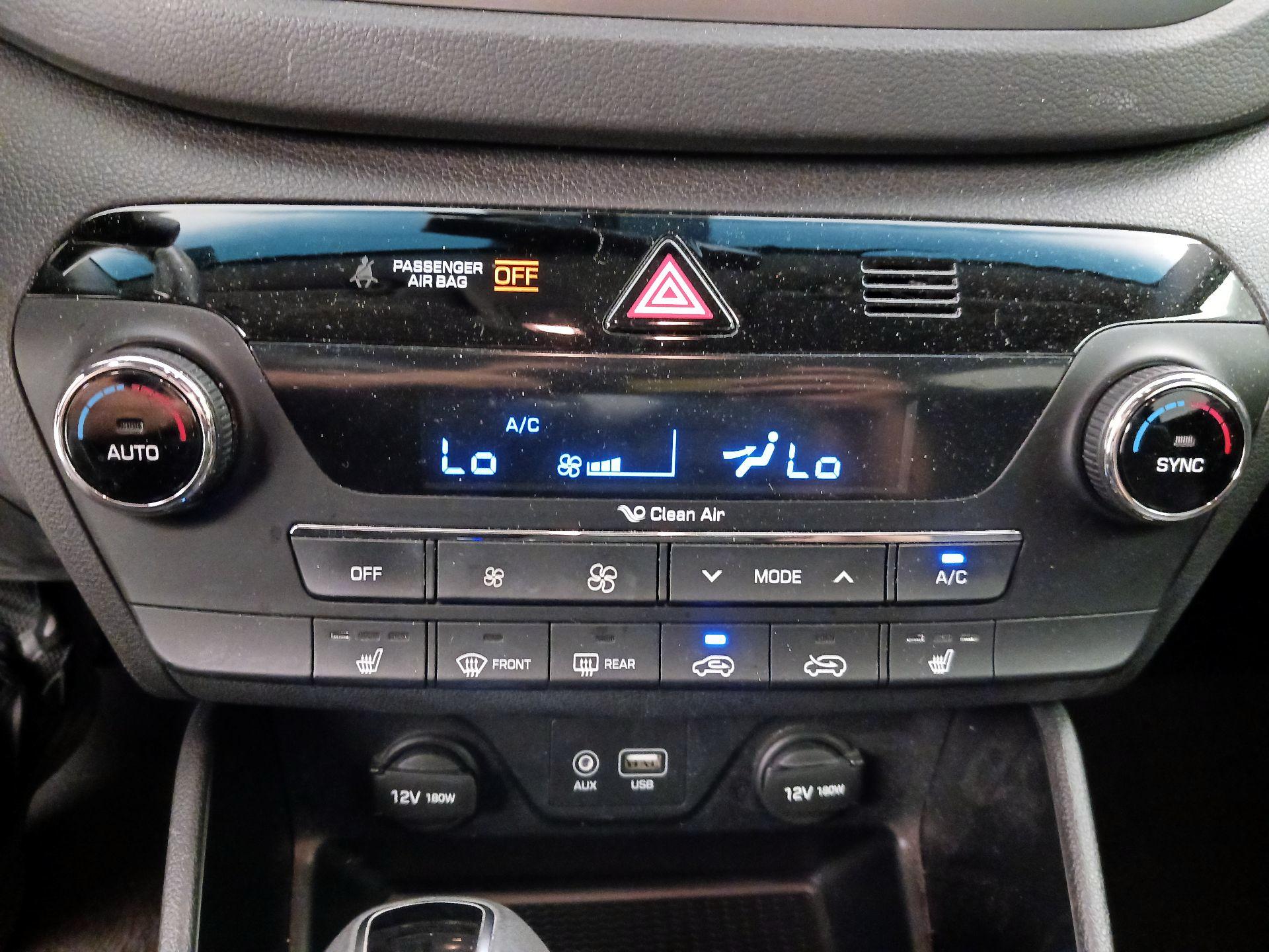 Thumbnail: 2016 Hyundai Tucson - 16