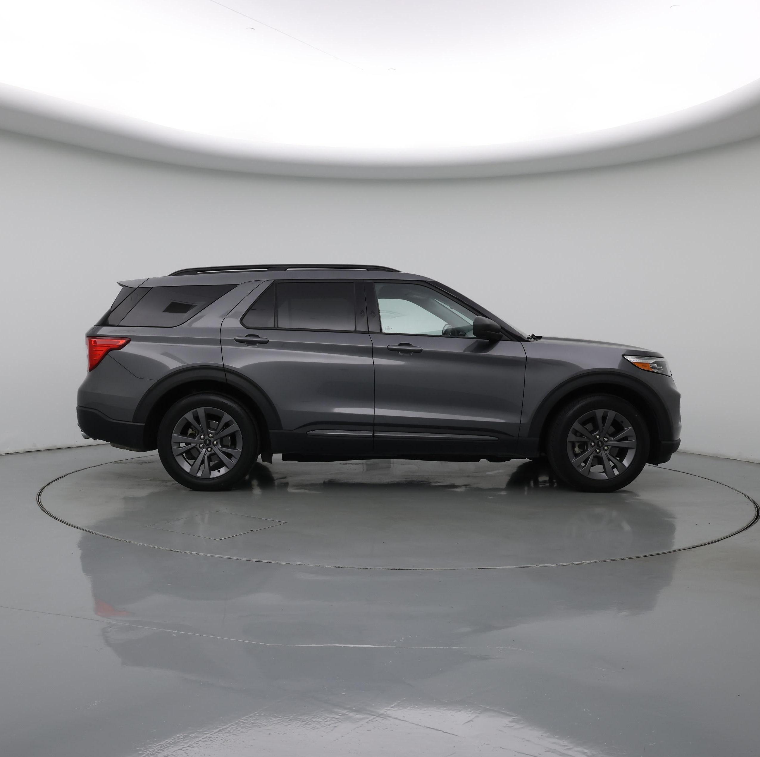 Thumbnail: 2021 Ford Explorer - 7