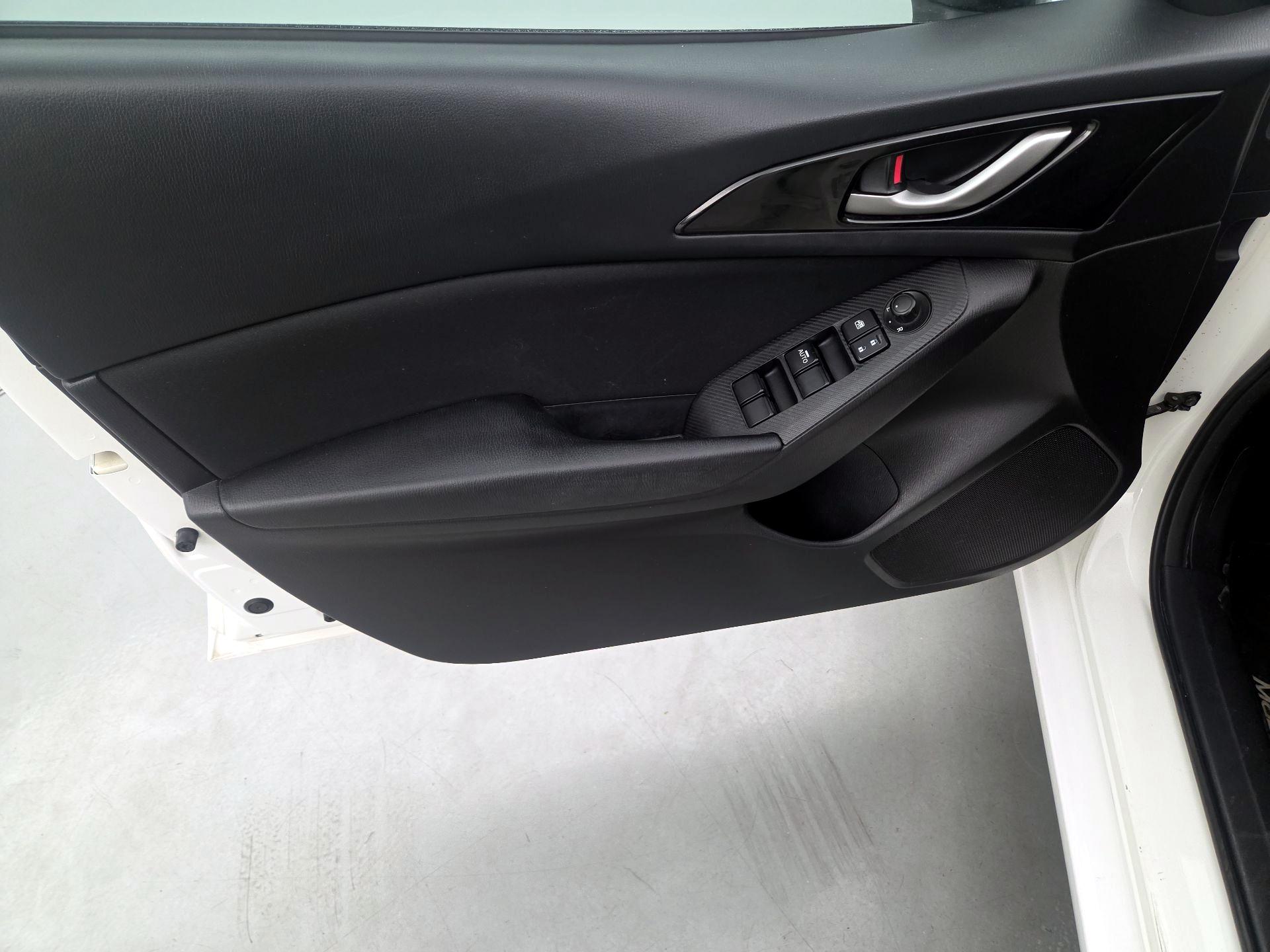 Thumbnail: 2015 Mazda Mazda3 - 12