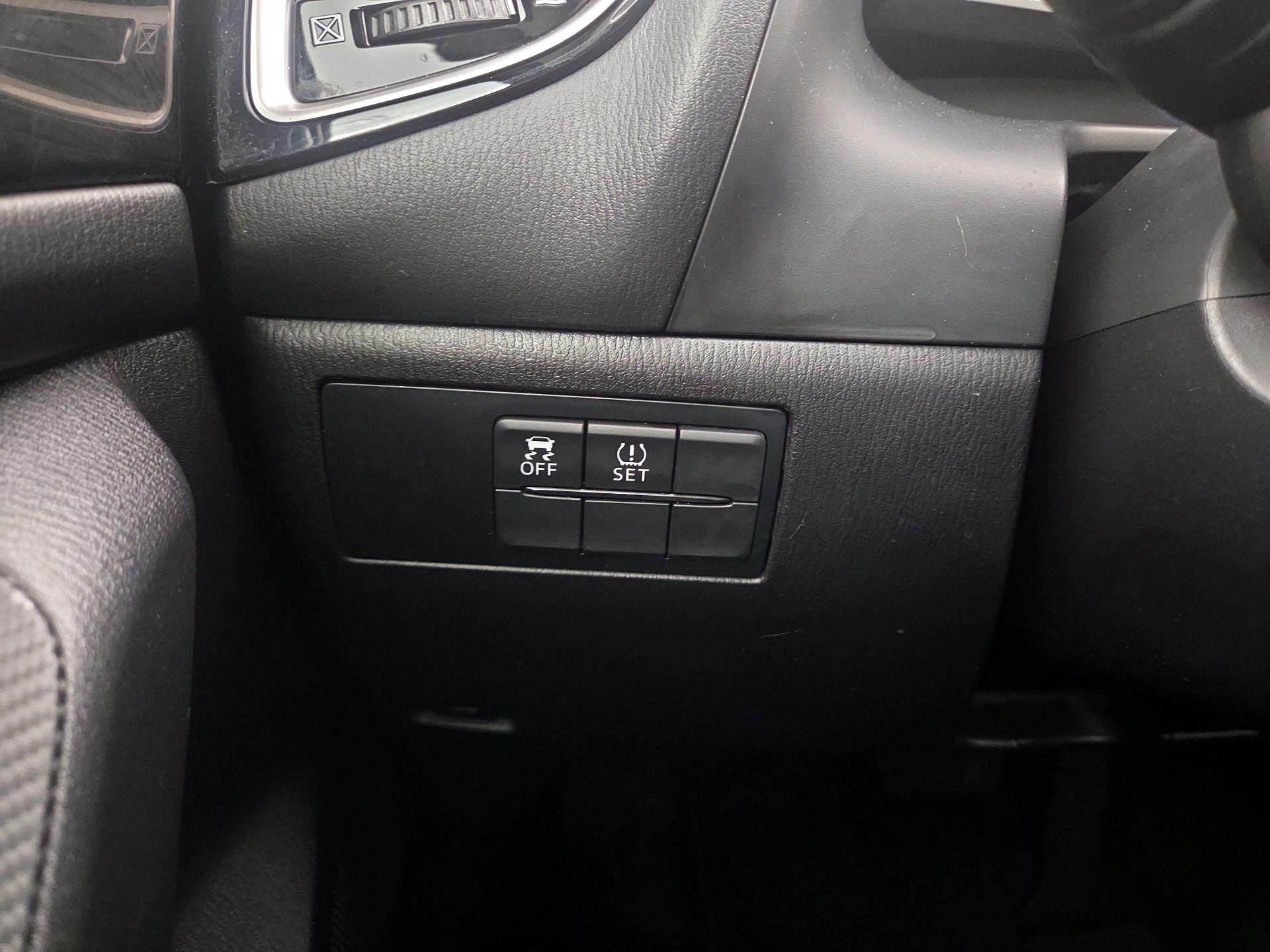 Thumbnail: 2015 Mazda Mazda3 - 13