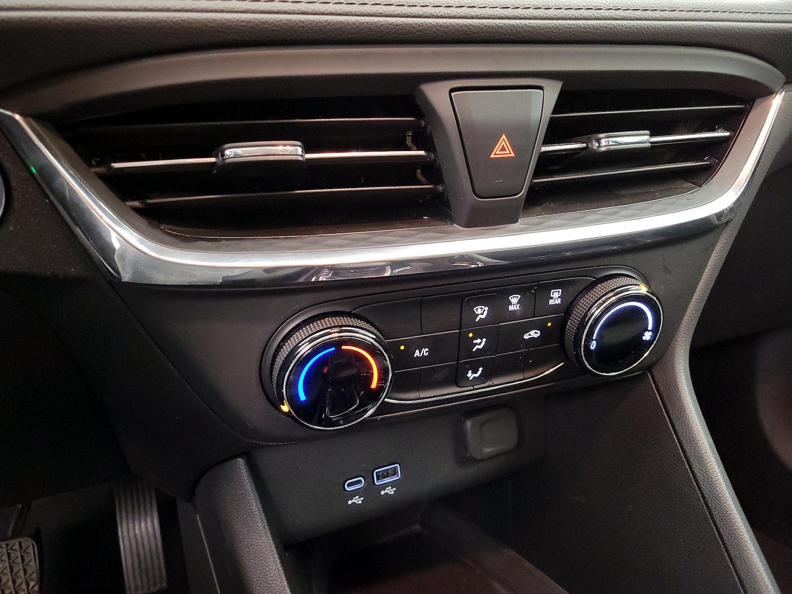 2025 Buick Encore GX Preferred - Photo 17