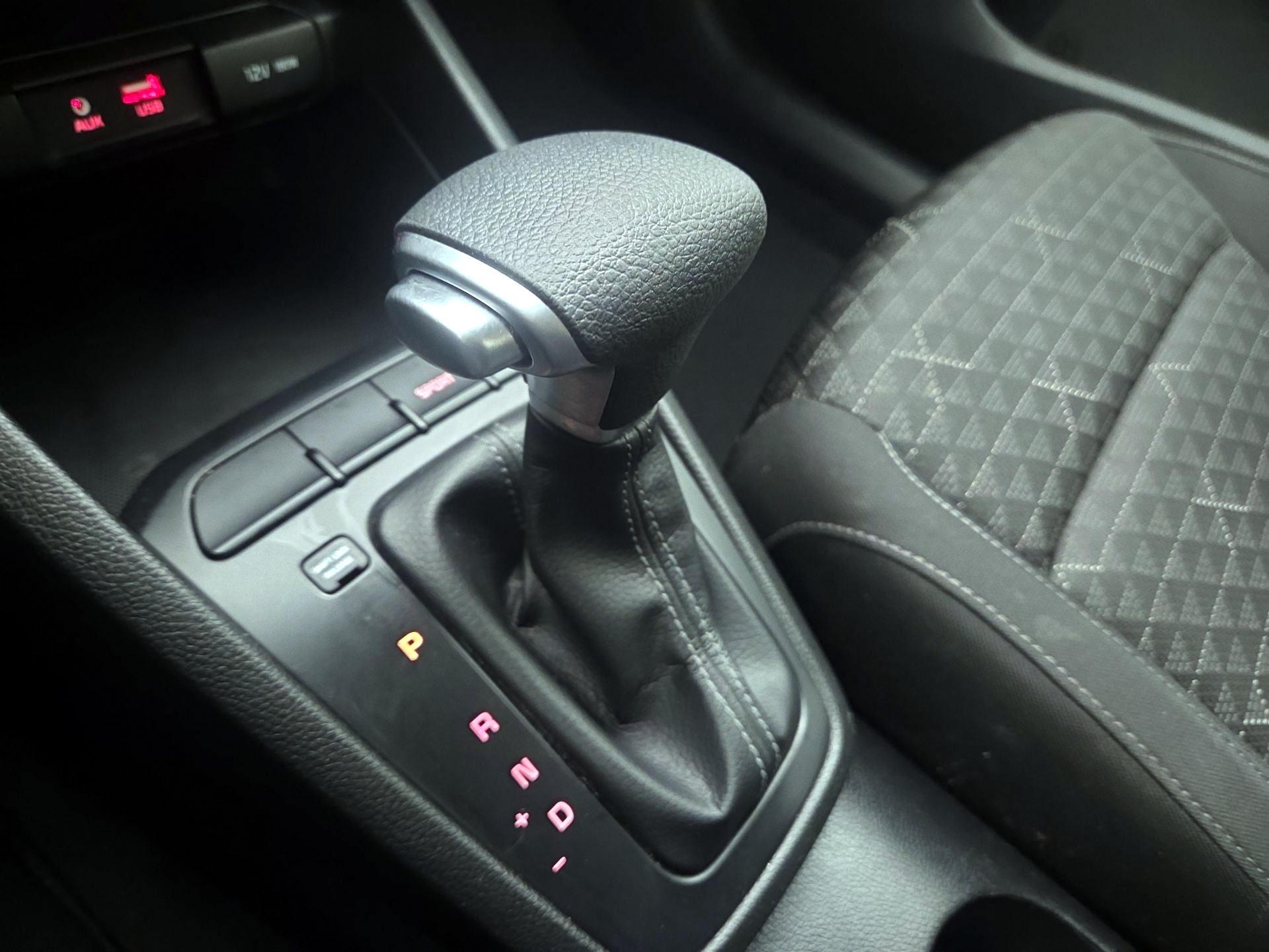 Thumbnail: 2019 Kia Rio - 17