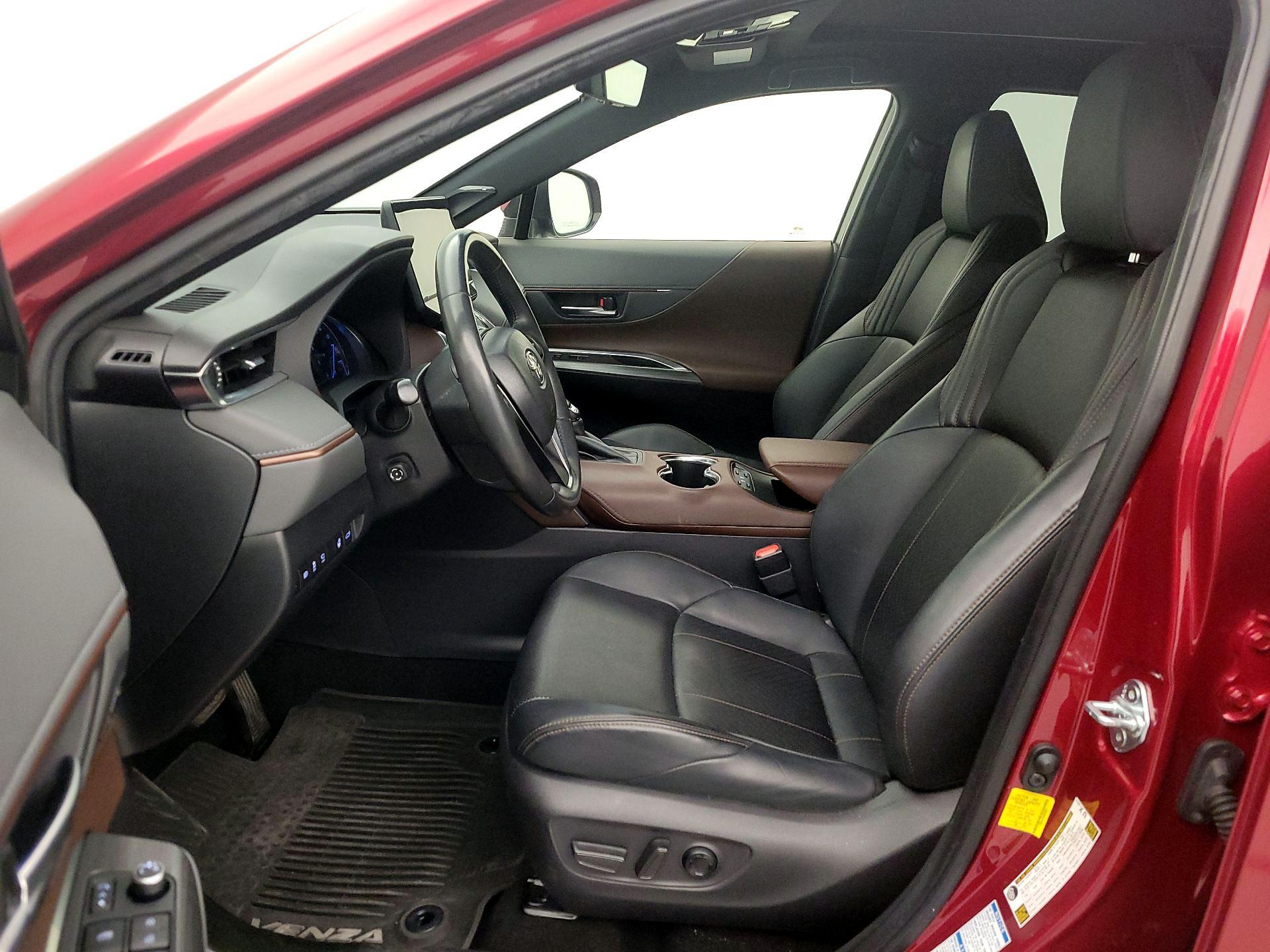 Thumbnail: 2021 Toyota Venza - 11