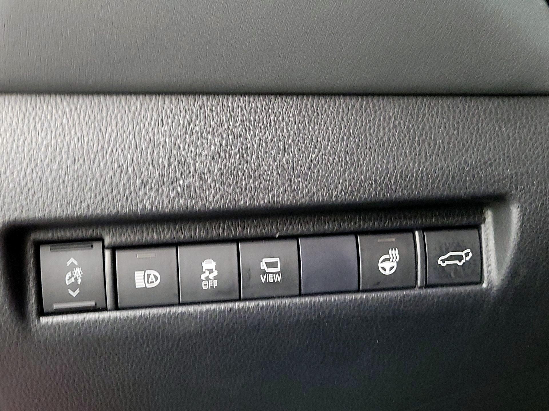 Thumbnail: 2021 Toyota Venza - 13