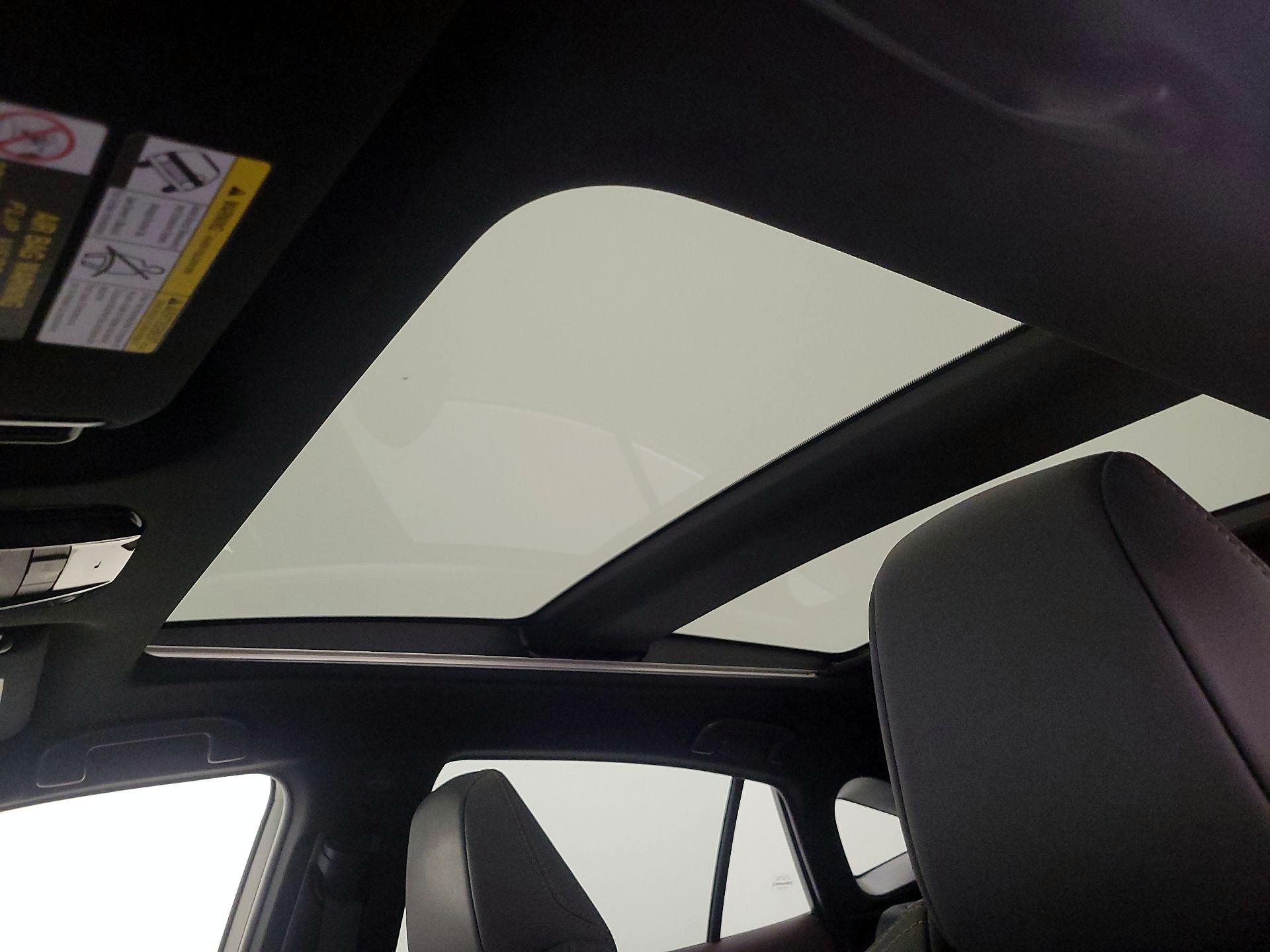 Thumbnail: 2021 Toyota Venza - 20