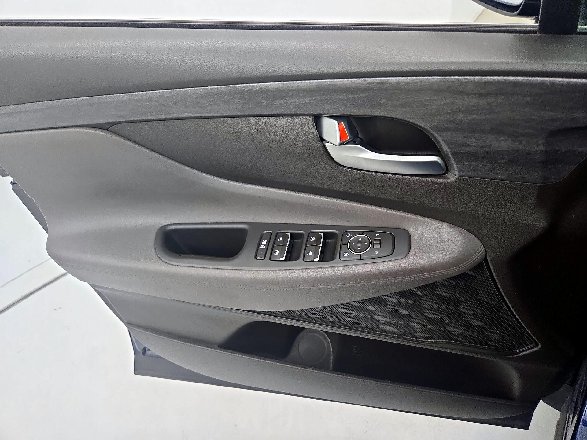 Thumbnail: 2020 Hyundai Santa Fe - 10