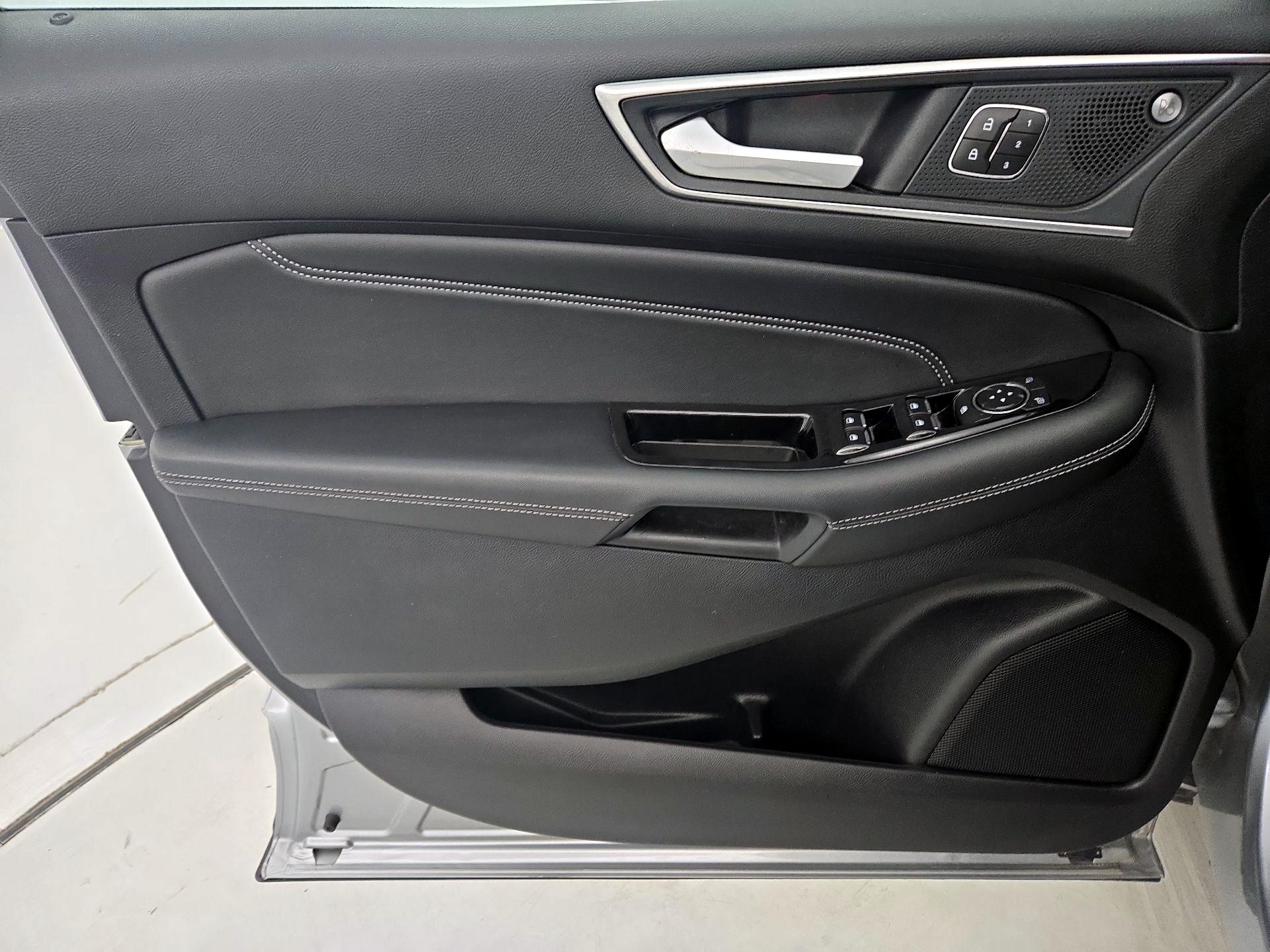 Thumbnail: 2020 Ford Edge - 10