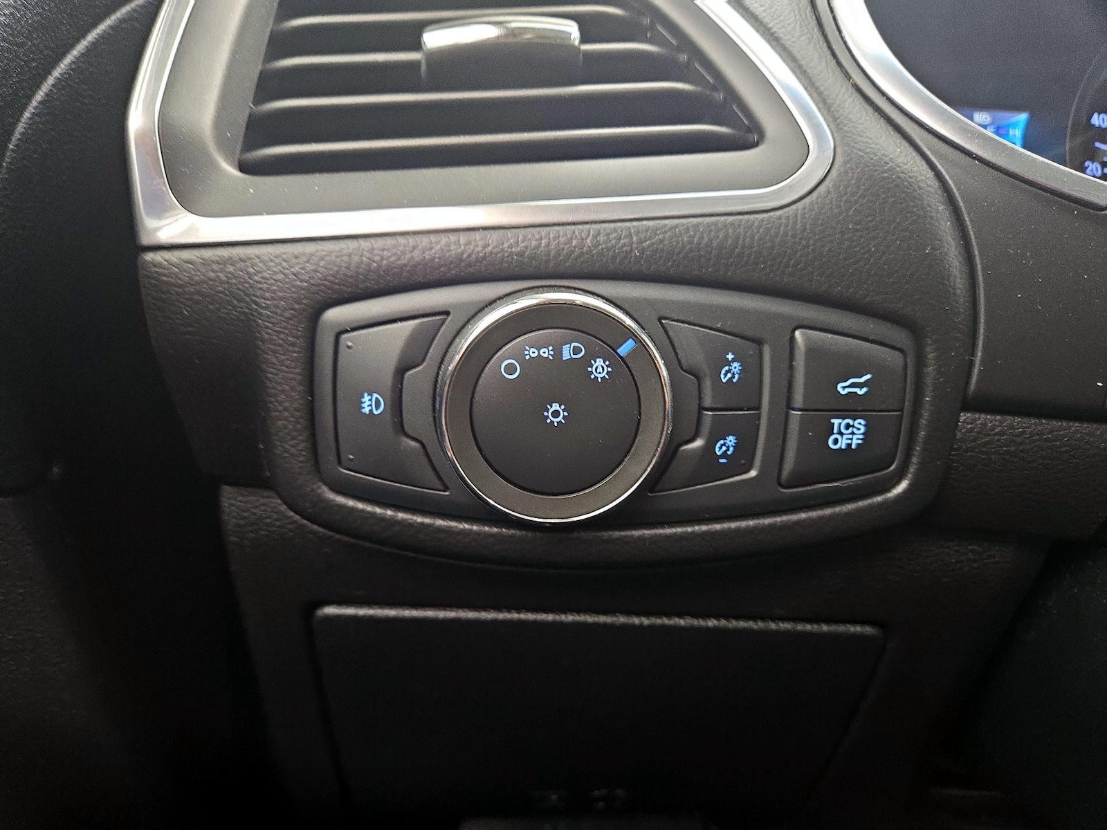 2020 Ford Edge Titanium - Photo 12