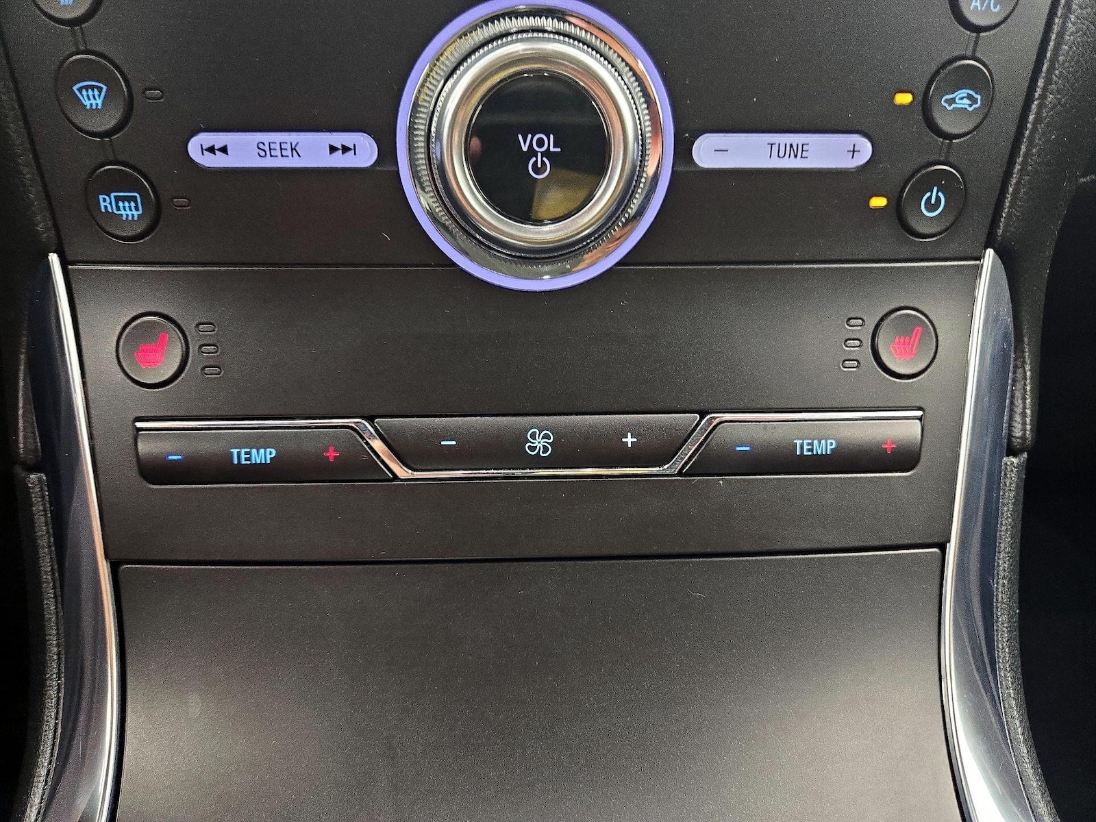 2020 Ford Edge Titanium - Photo 15