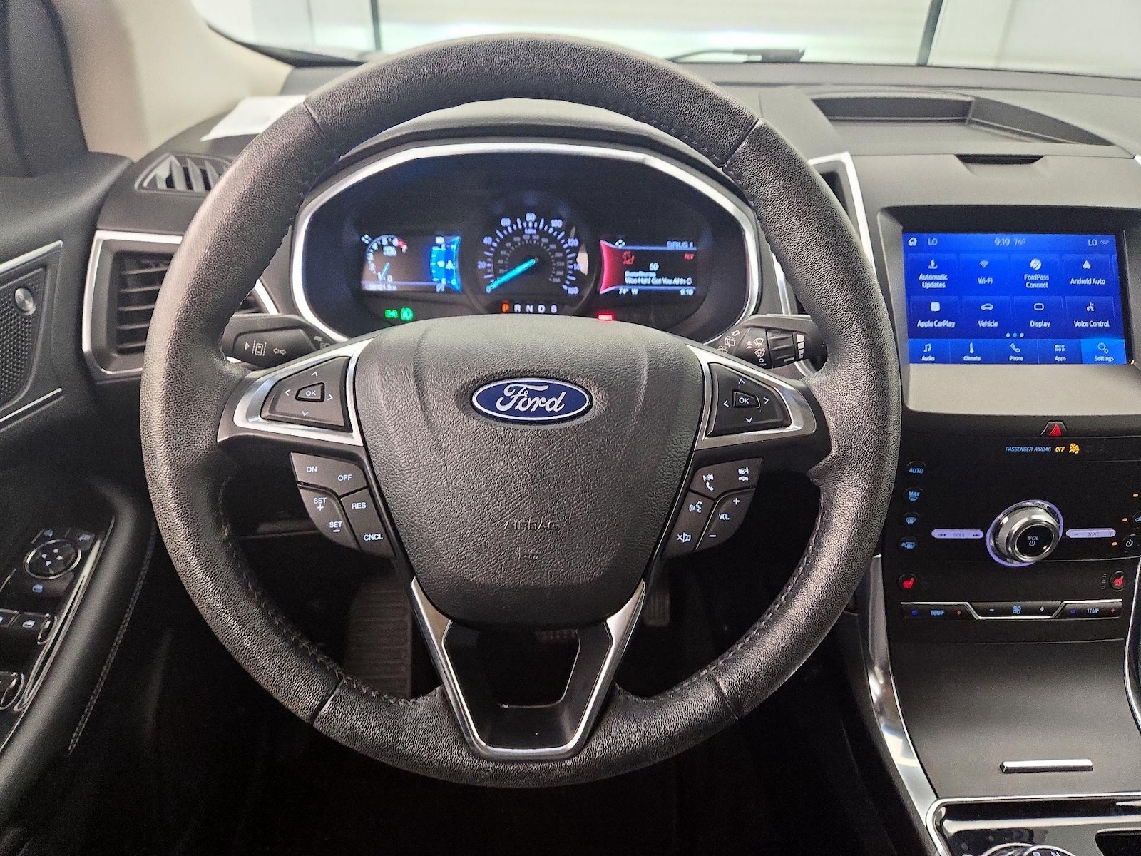 2020 Ford Edge Titanium - Photo 9