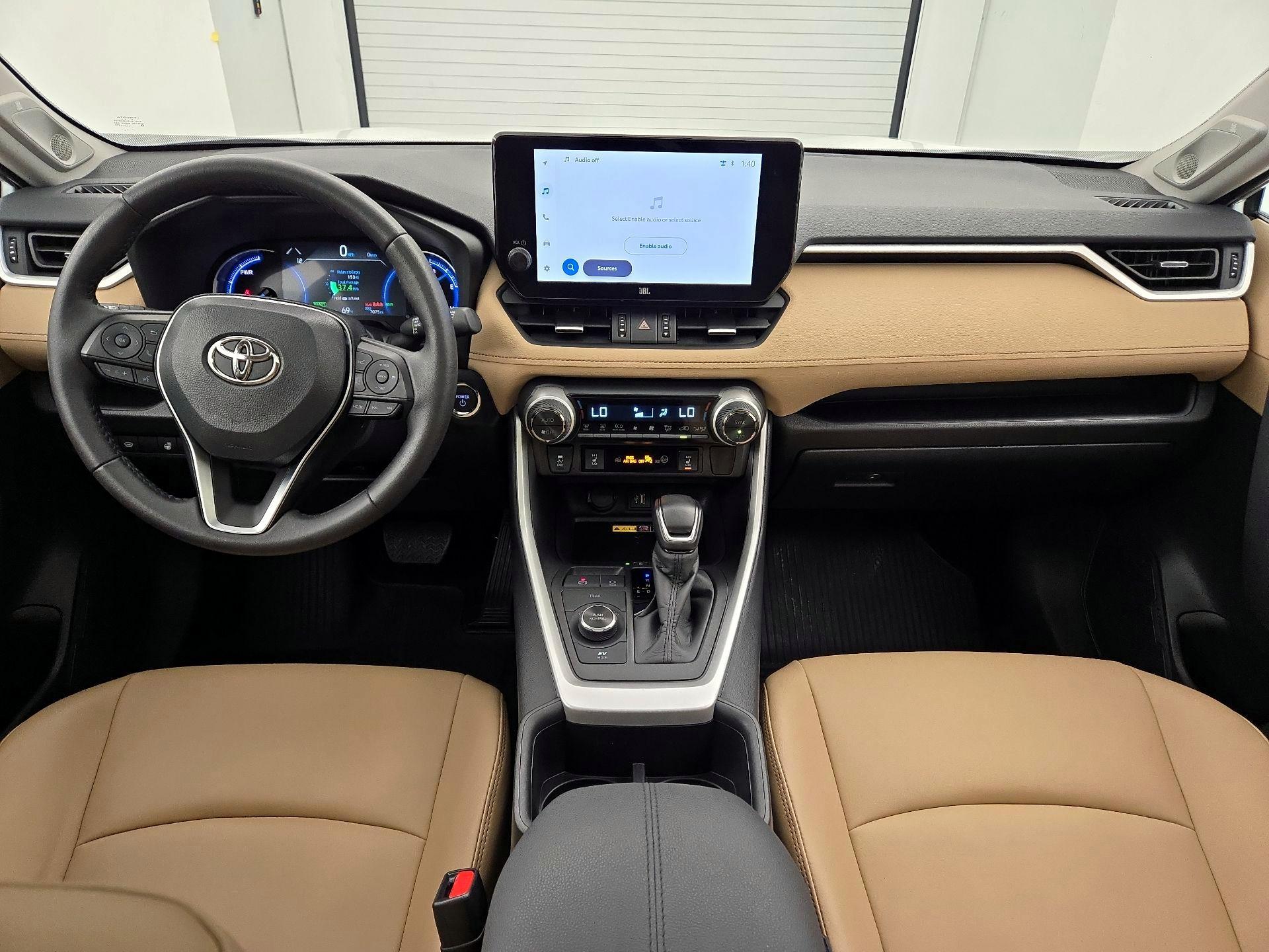 Thumbnail: 2025 Toyota RAV4 - 9