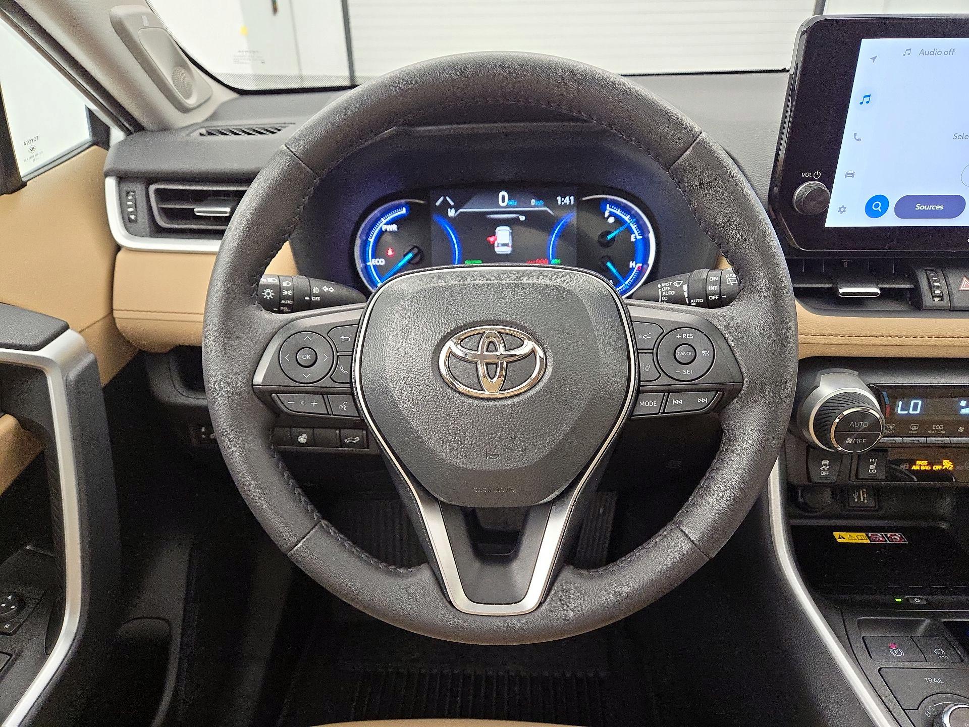 Thumbnail: 2025 Toyota RAV4 - 10