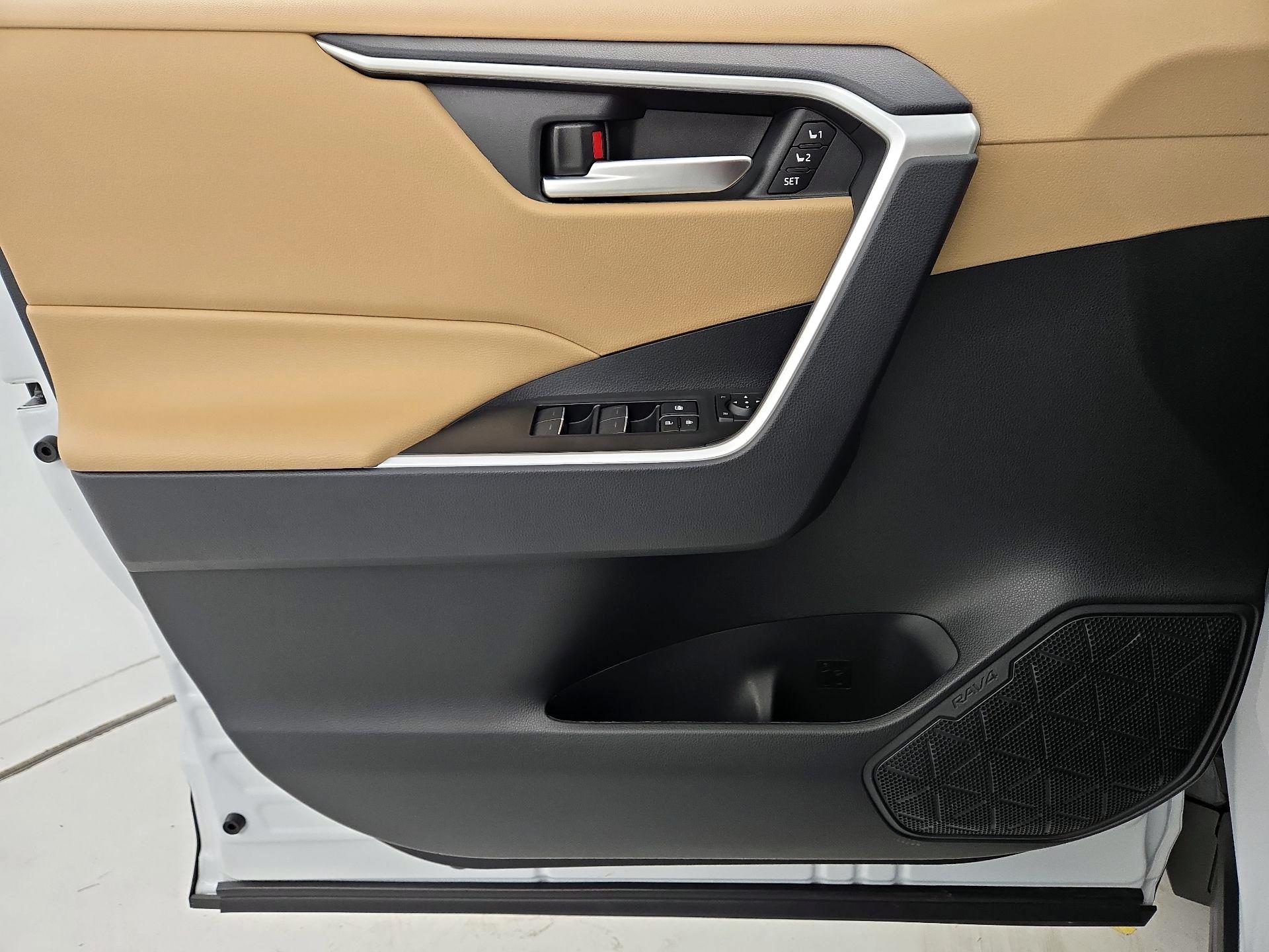 Thumbnail: 2025 Toyota RAV4 - 12