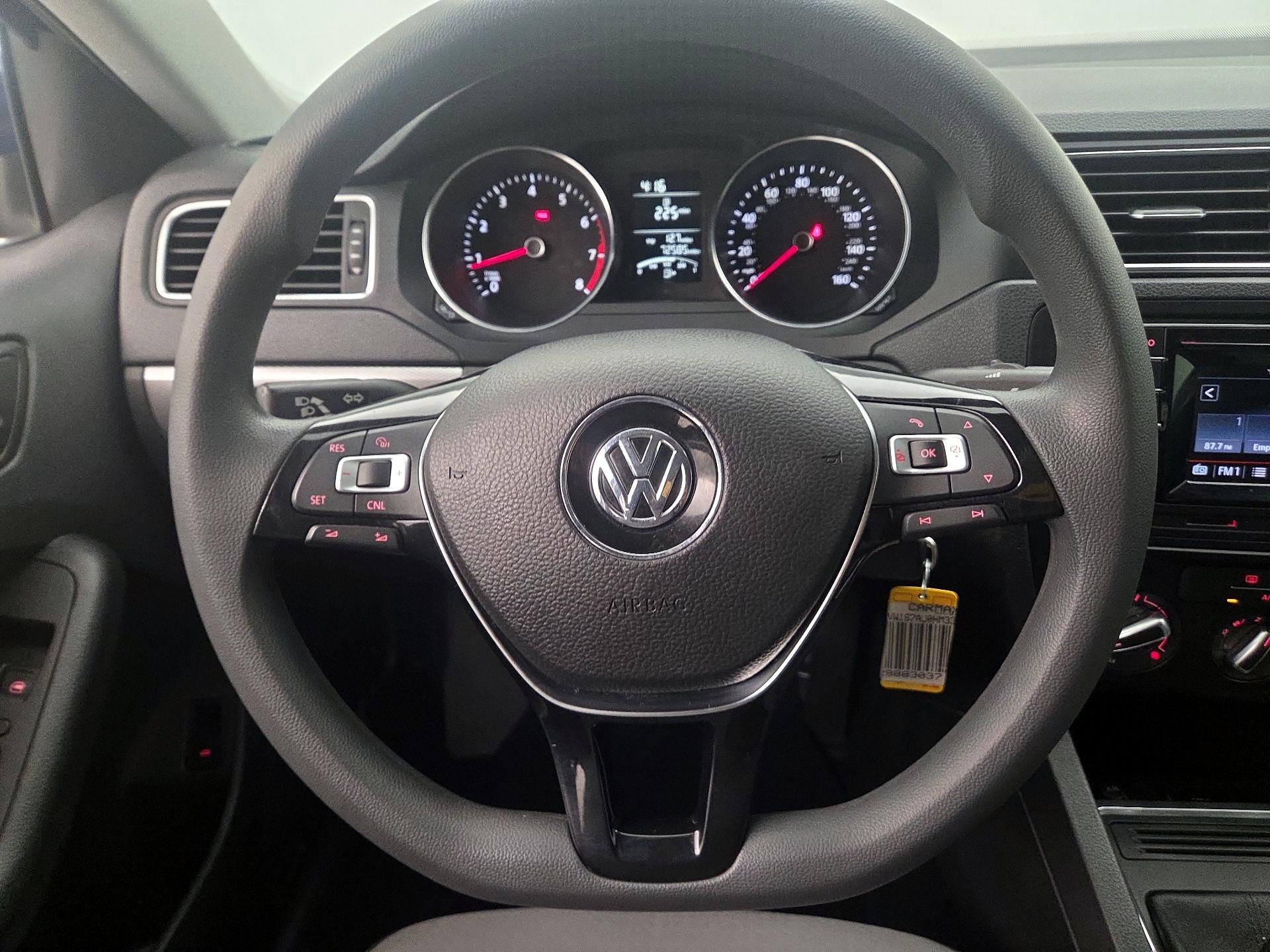 Thumbnail: 2017 Volkswagen Jetta - 10
