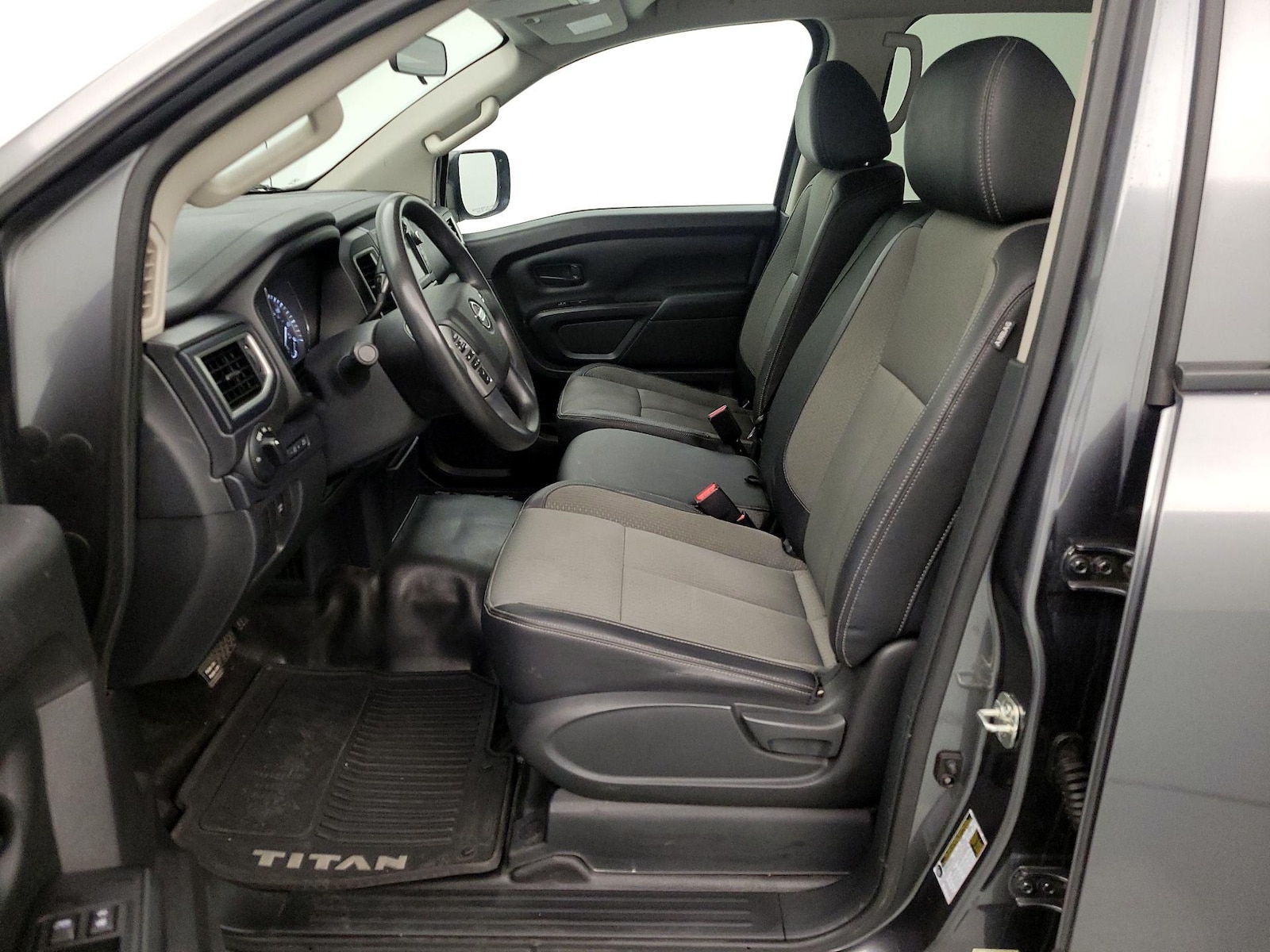 2019 Nissan Titan S - Photo 12