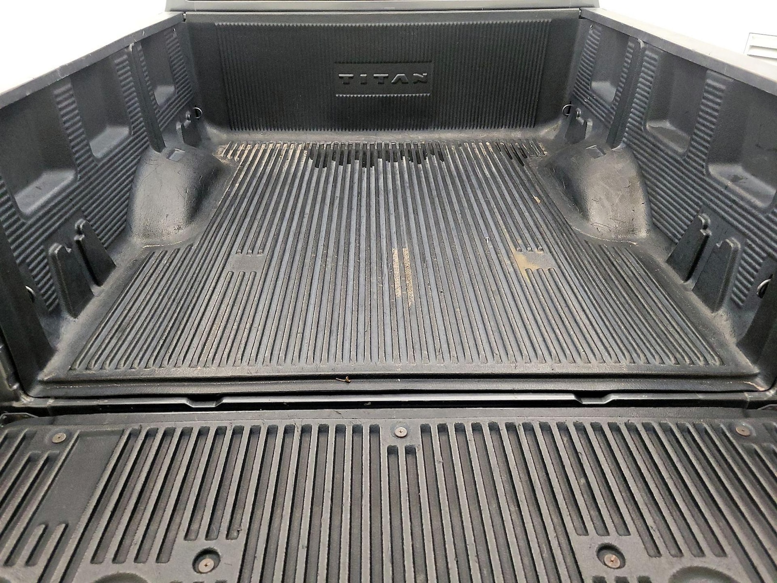 2019 Nissan Titan S - Photo 21