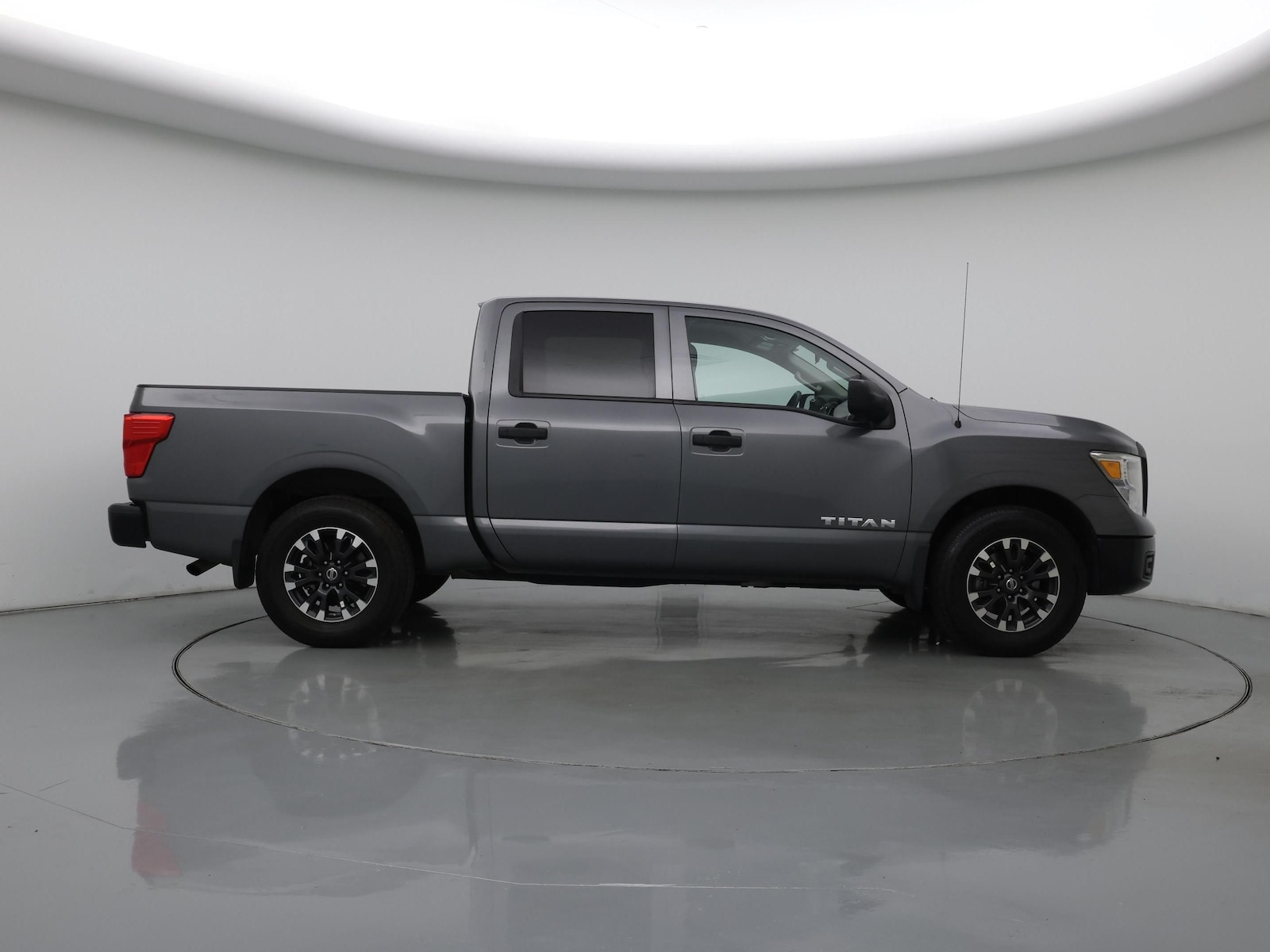 2019 Nissan Titan S - Photo 8